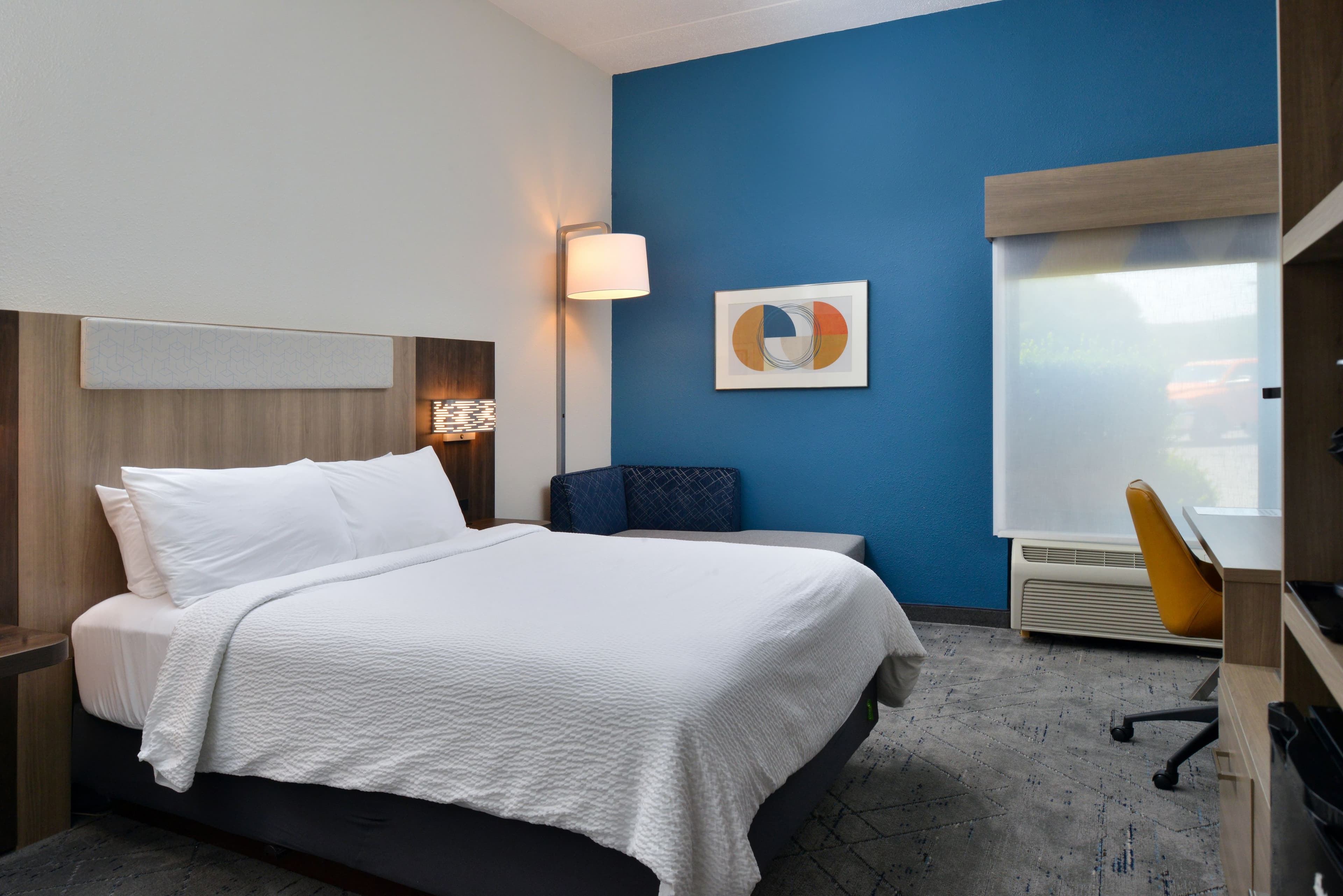 Holiday Inn Express Lewisburg/New Columbia — 36