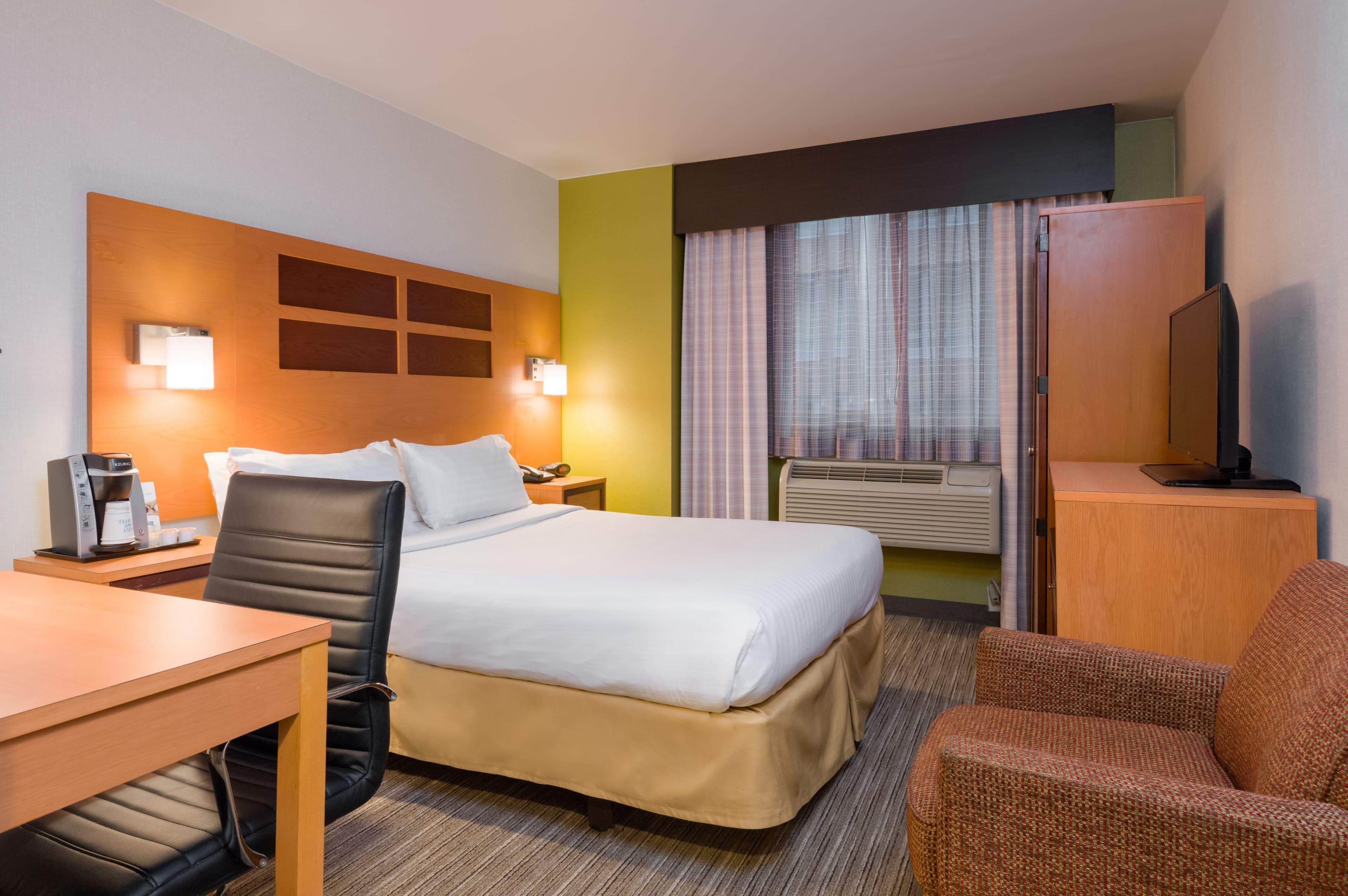 Holiday Inn Express New York City Times Square — 45