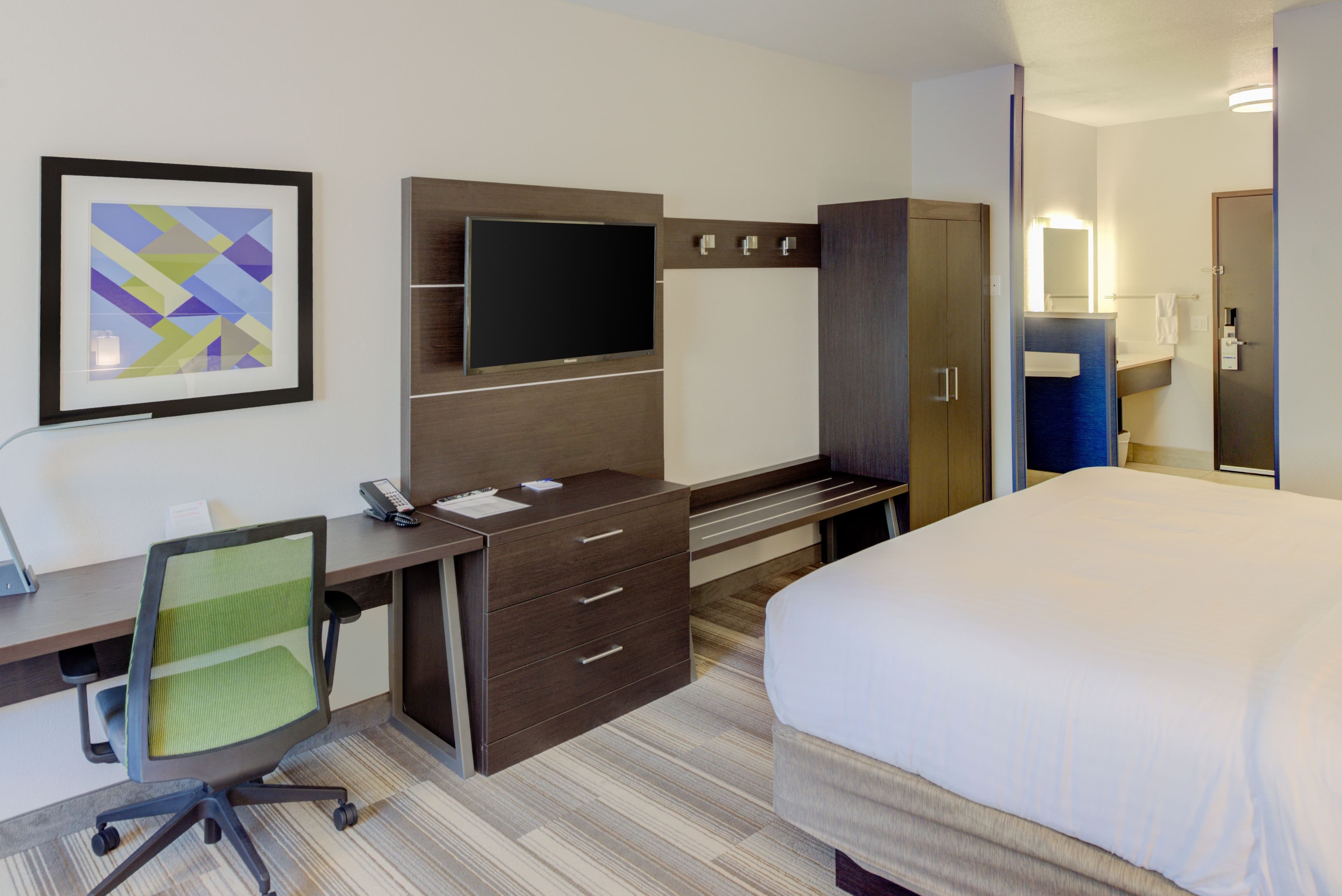 Holiday Inn Express Newberg - Wine Country - Image 3