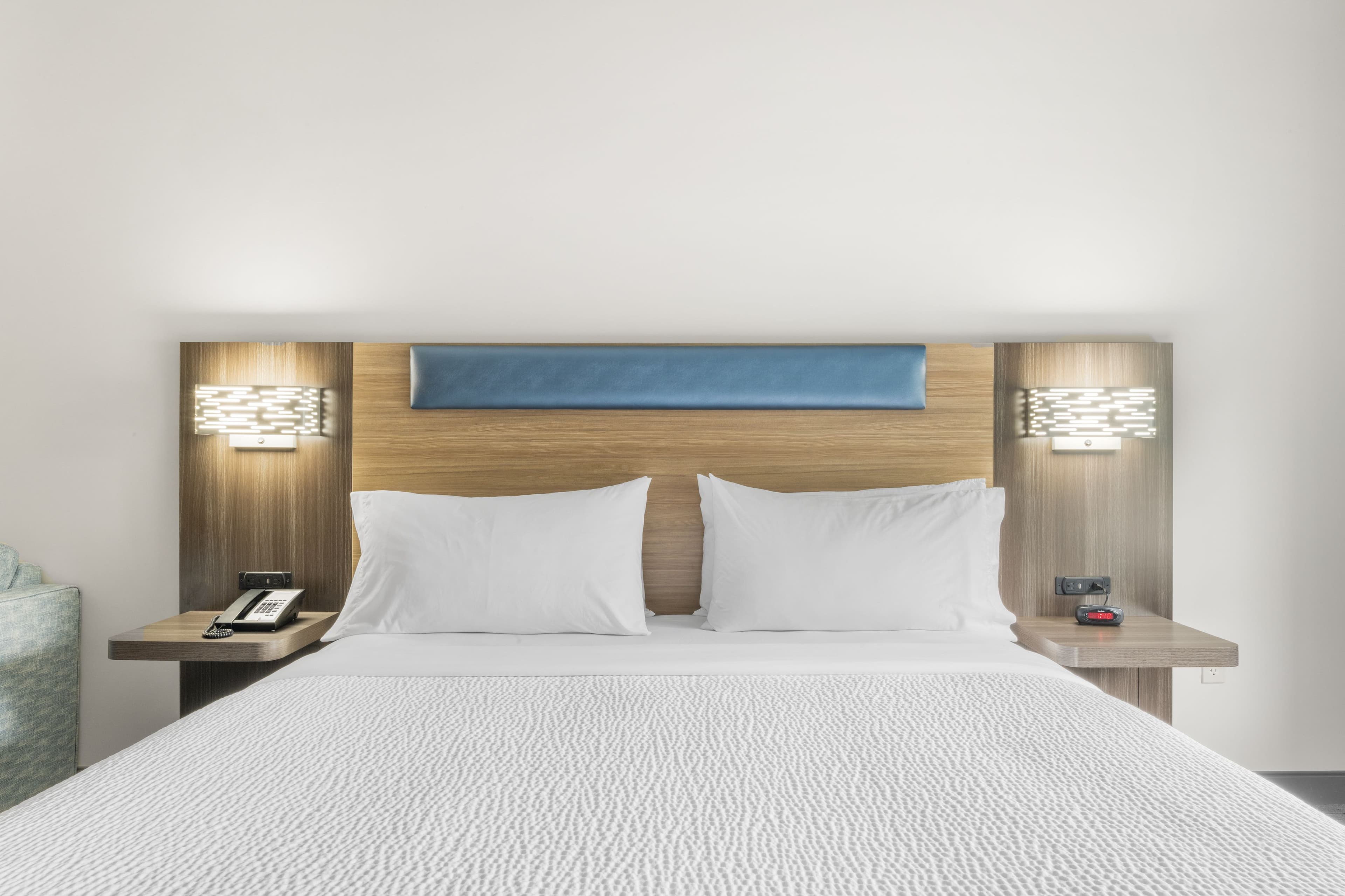 Holiday Inn Express Hartford - Newington — 8