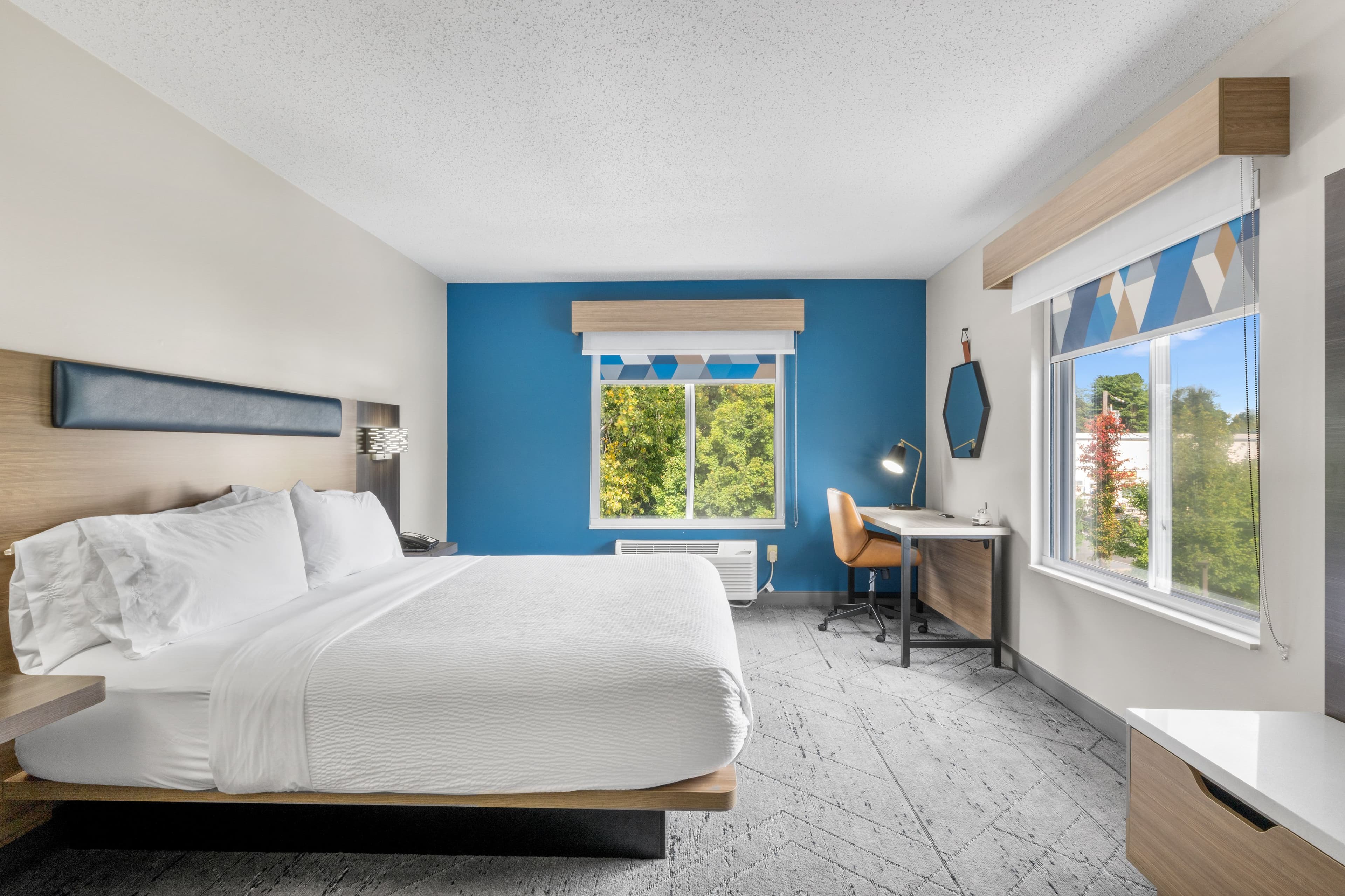 Holiday Inn Express Hartford - Newington - Image 4