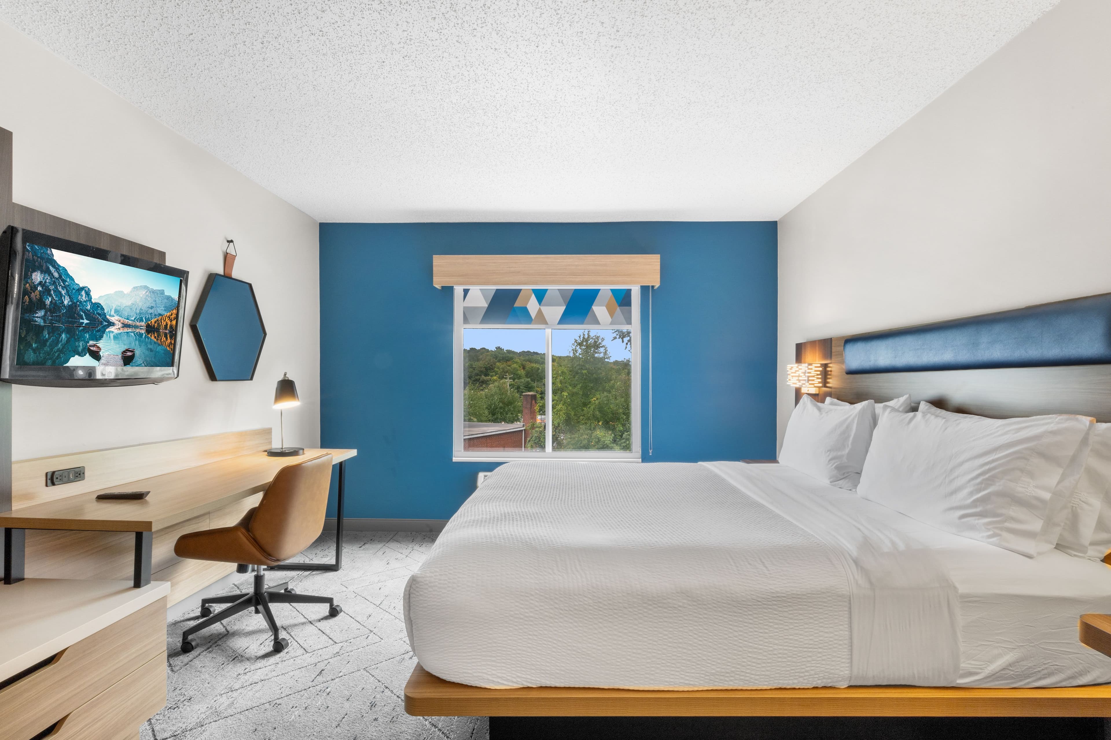 Holiday Inn Express Hartford - Newington — 7