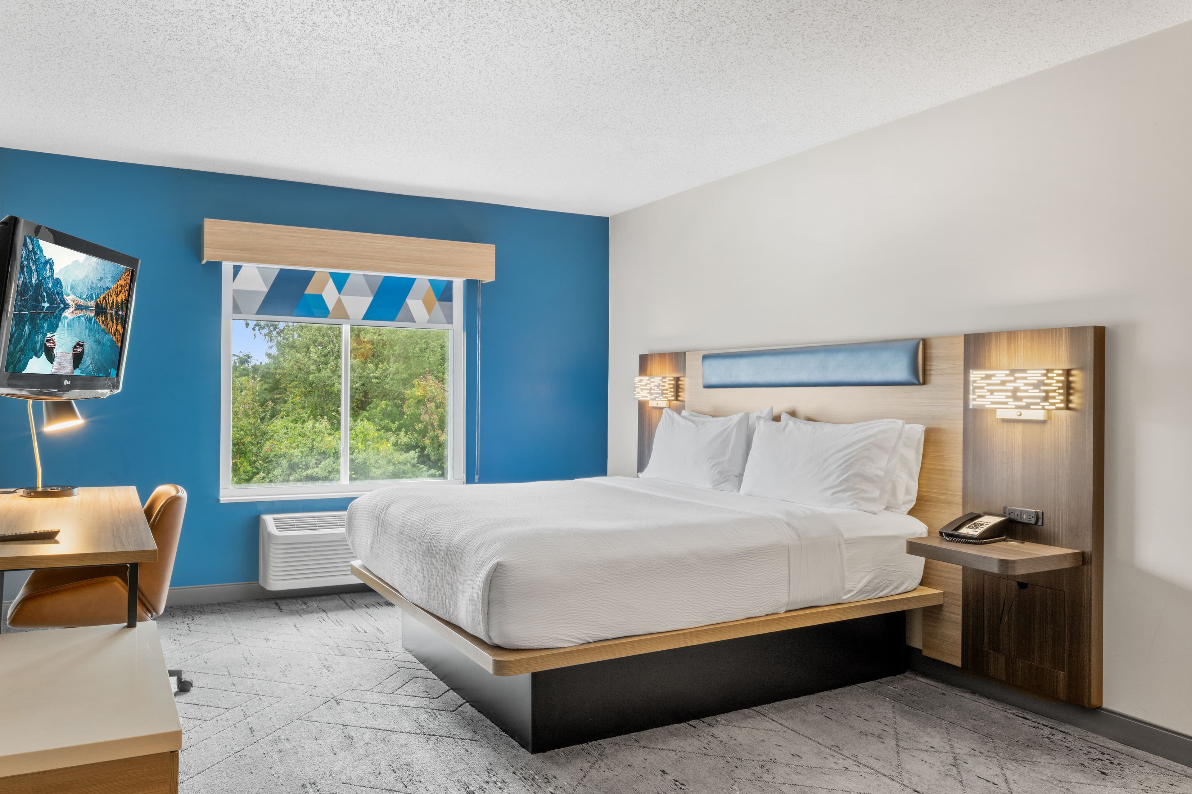 Holiday Inn Express Hartford - Newington — 12