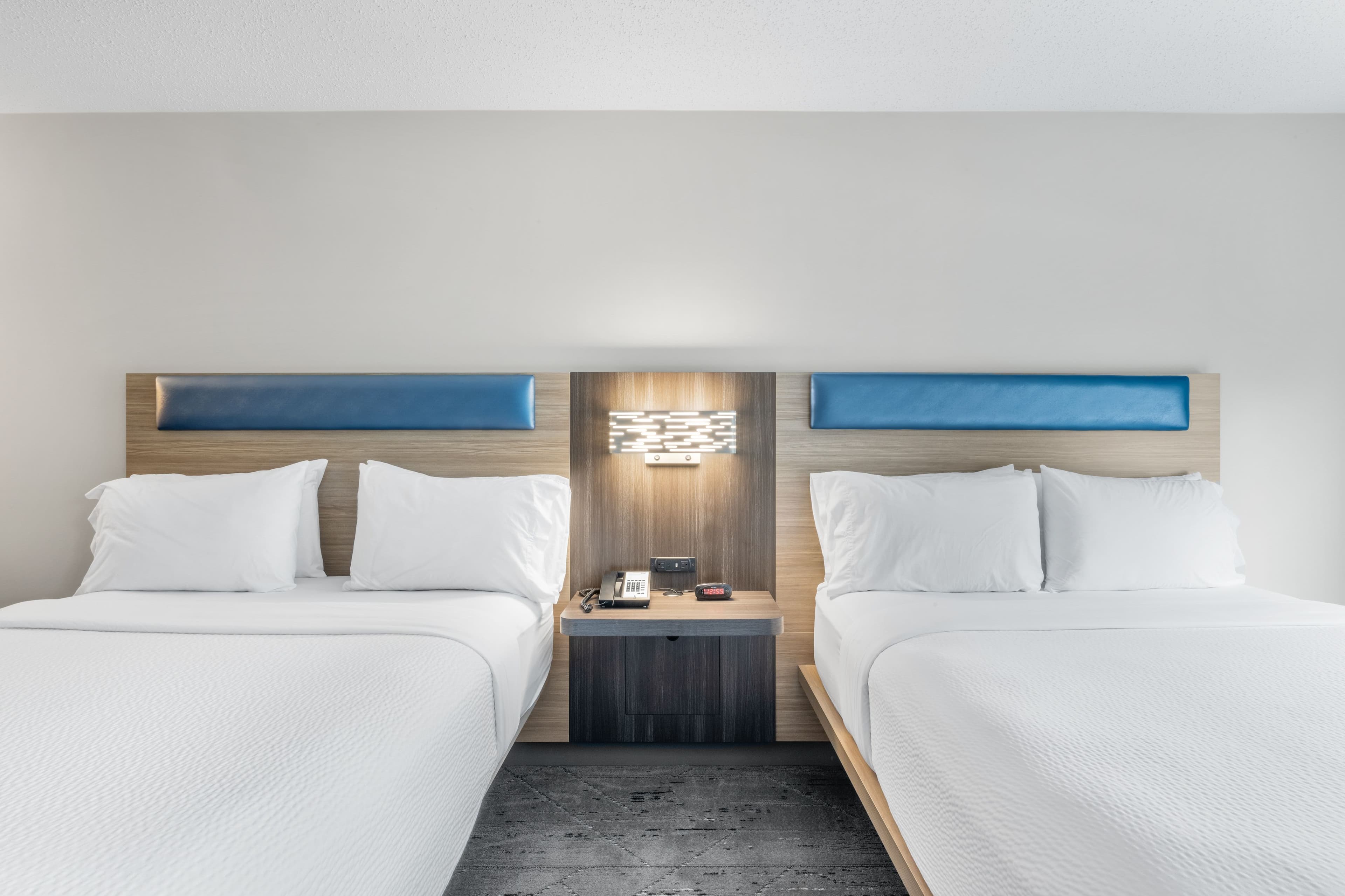 Holiday Inn Express Hartford - Newington — 23