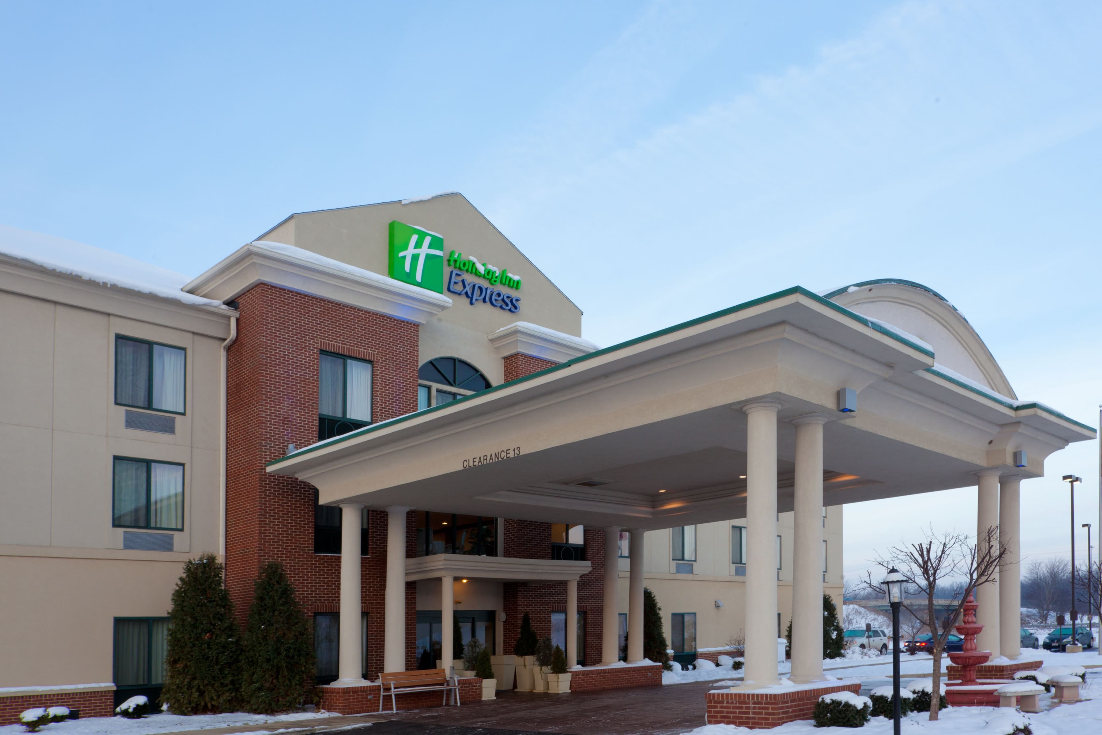 Holiday Inn Express Lordstown-Newton Falls/Warren - Image 1