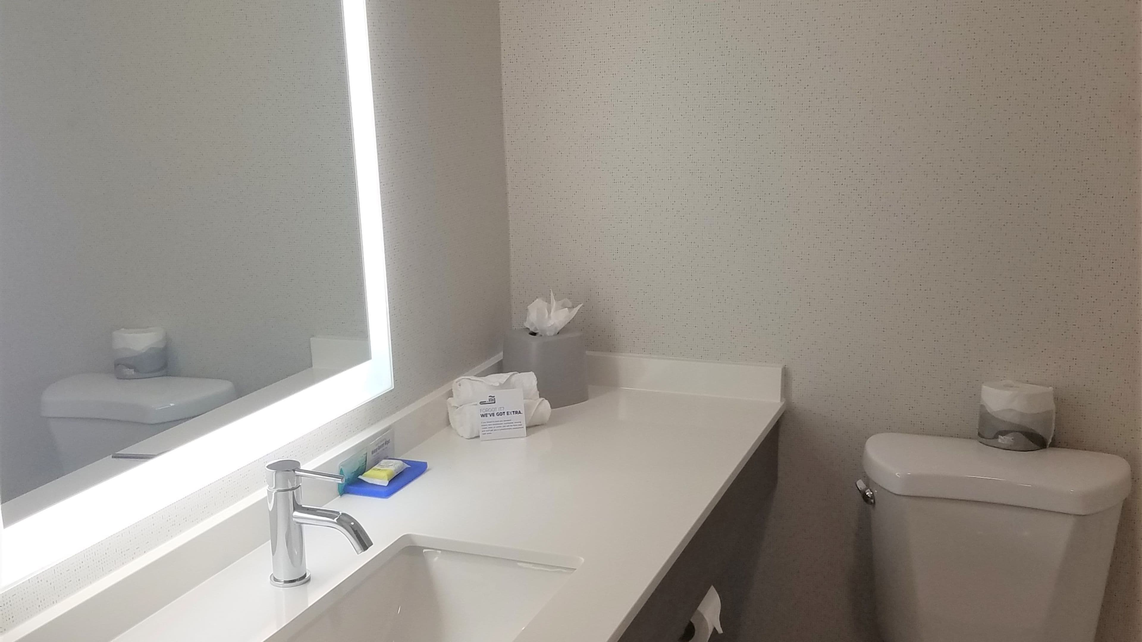 Holiday Inn Express Irwin (Pa Tpk Exit 67) - Image 4