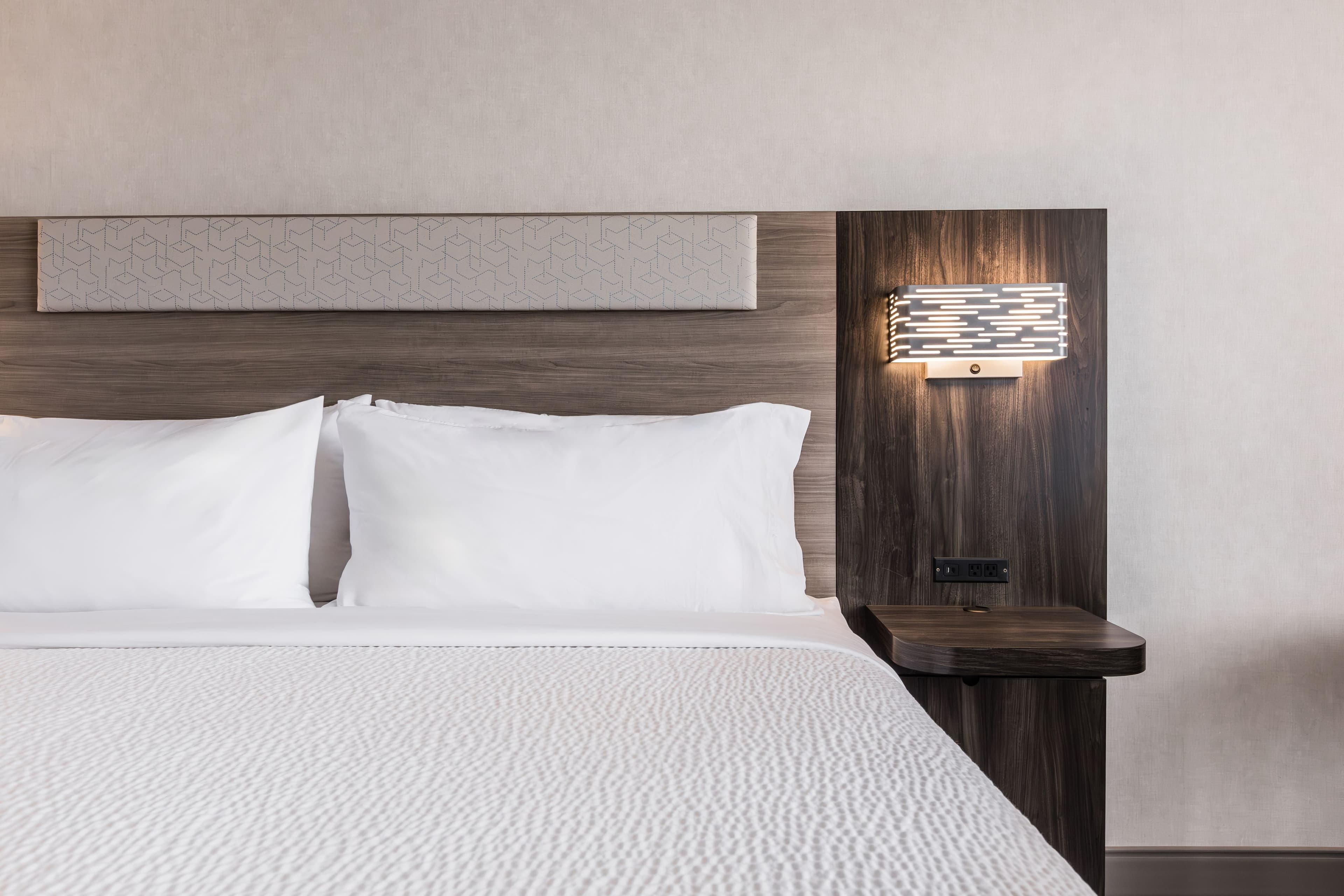 Holiday Inn Express Toronto-North York — 17