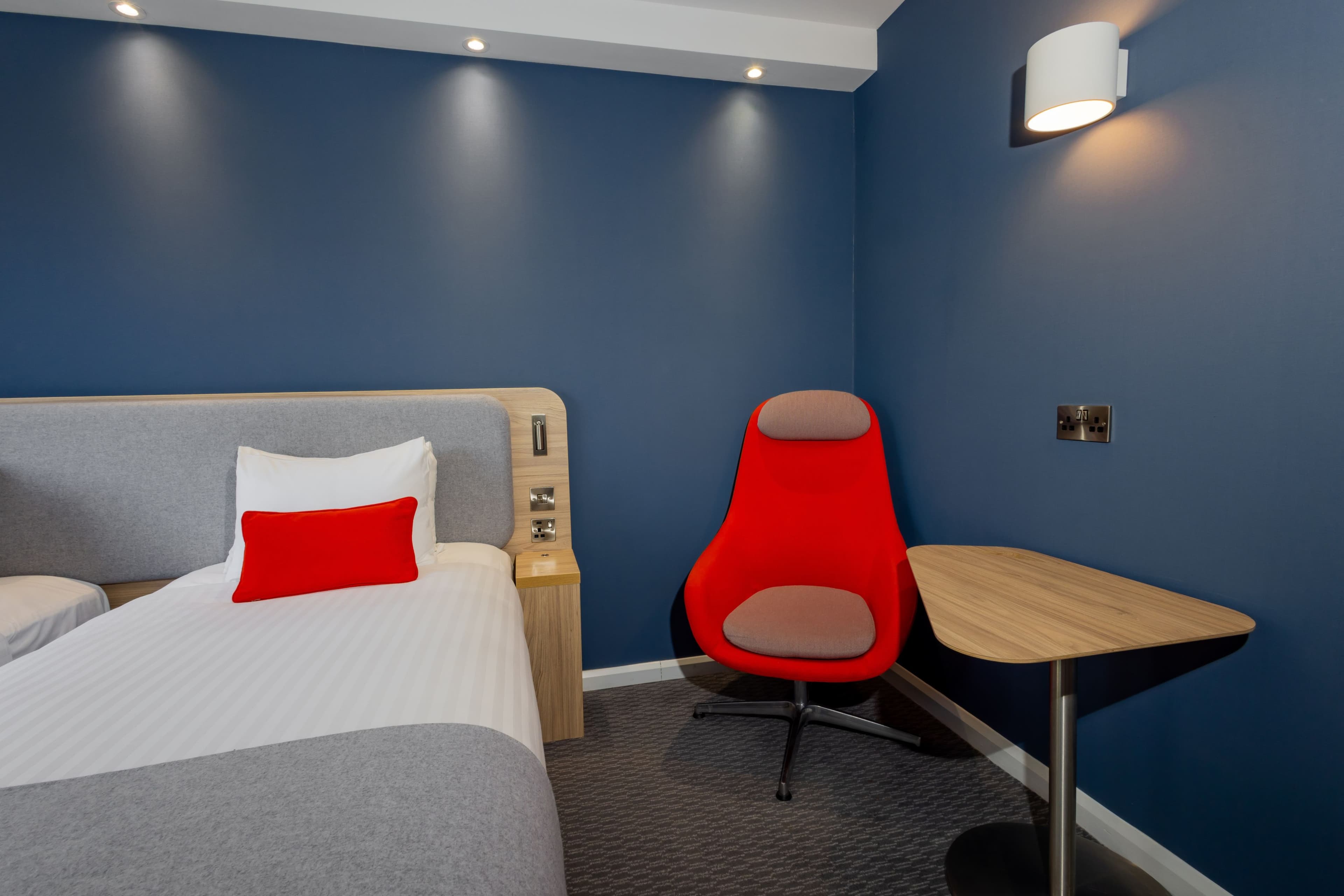 Holiday Inn Express Norwich - Image 5