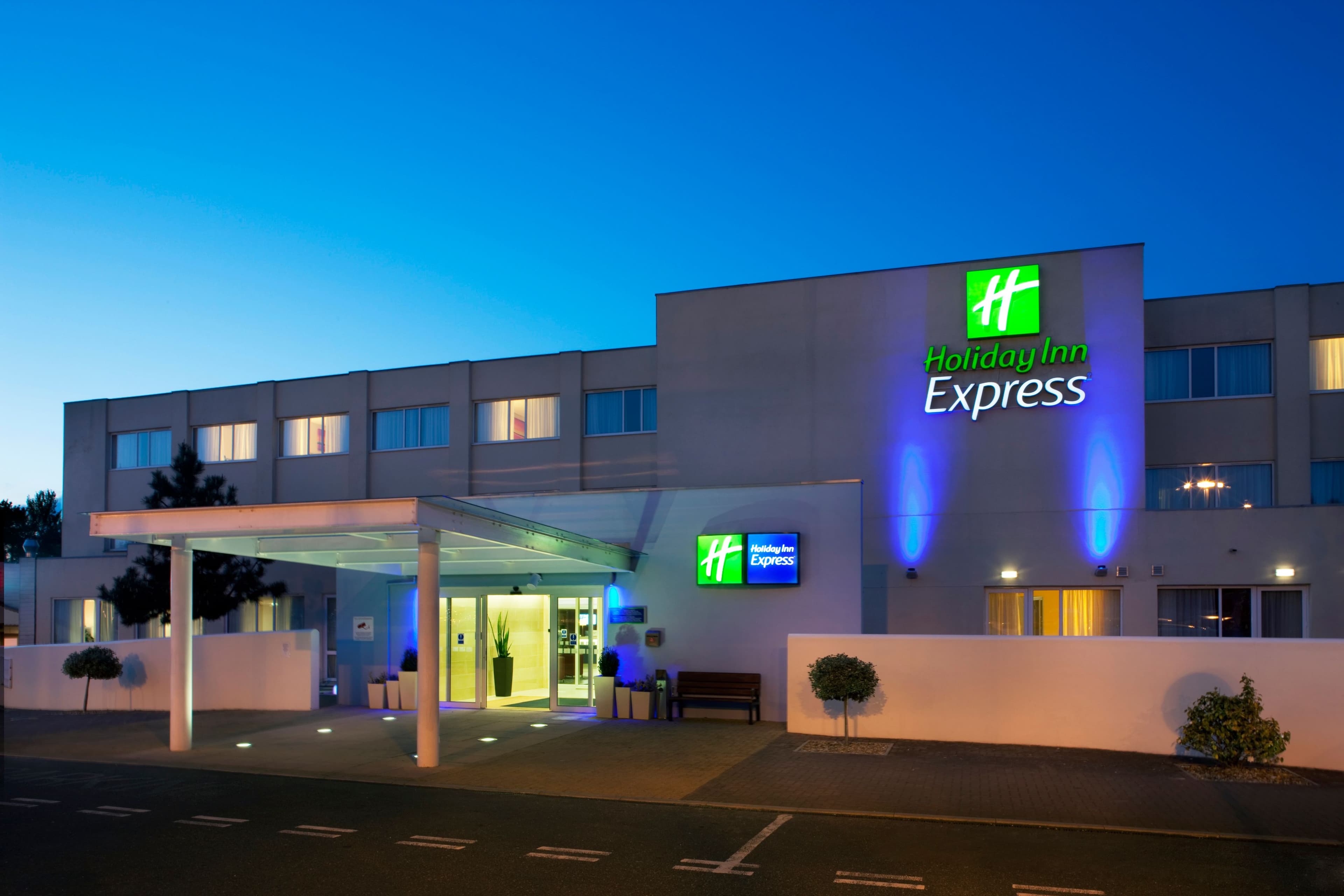 Holiday Inn Express Norwich - Image 1