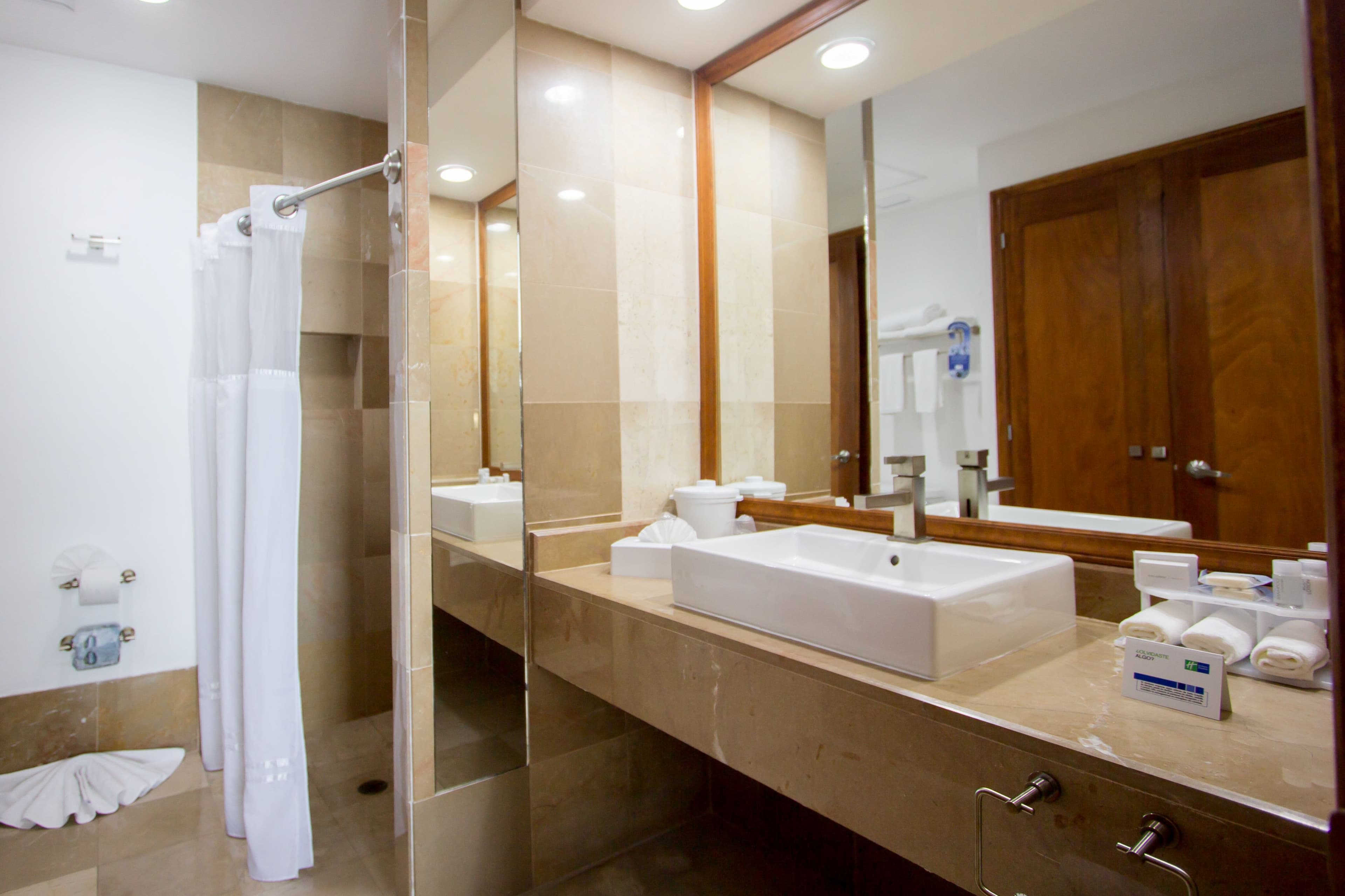 Holiday Inn Express Nuevo Laredo — 8