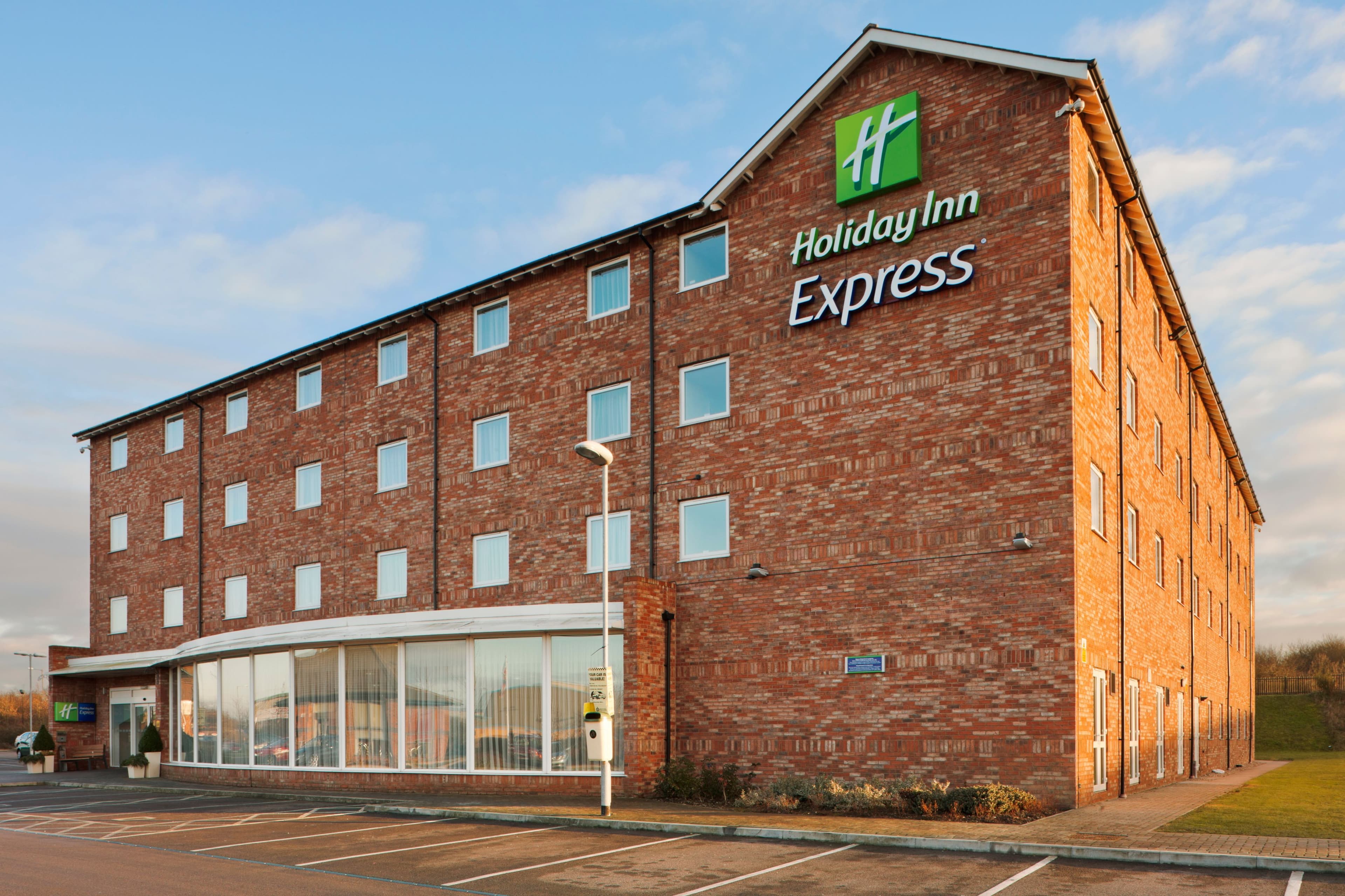 Holiday Inn Express Nuneaton - Image 1