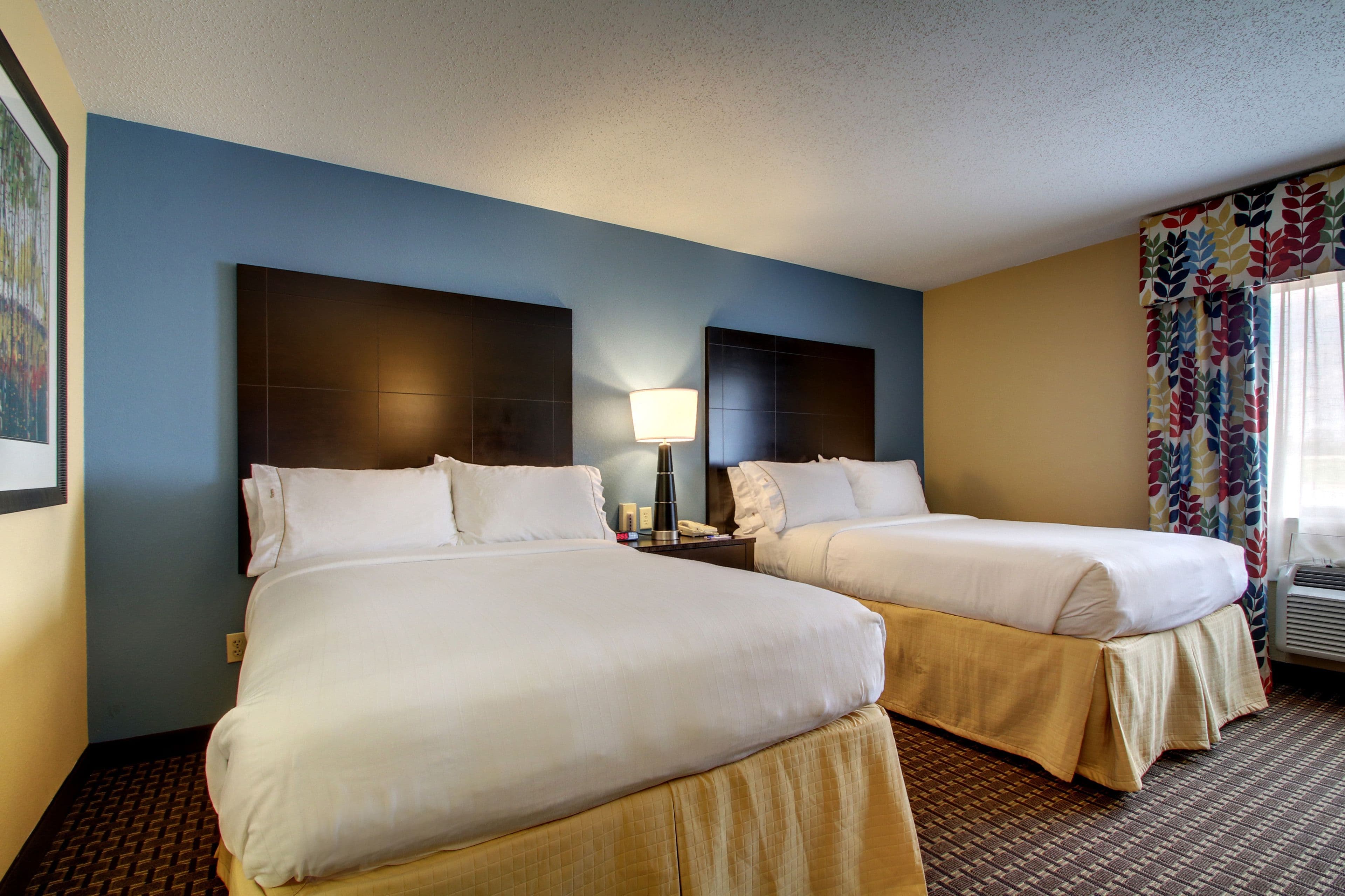 Holiday Inn Express Fort Campbell-Oak Grove — 13