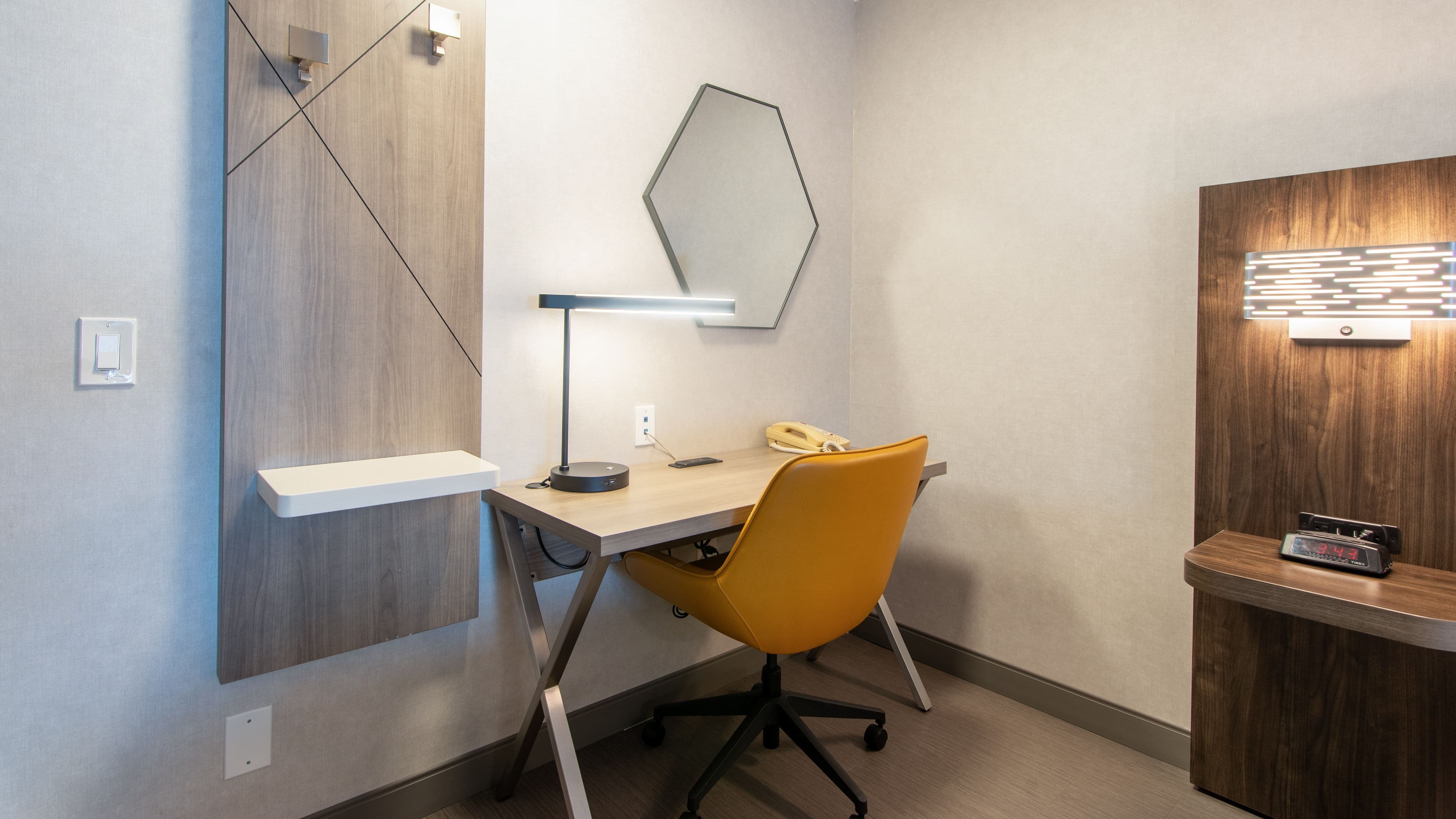 Holiday Inn Express Oakdale — 5