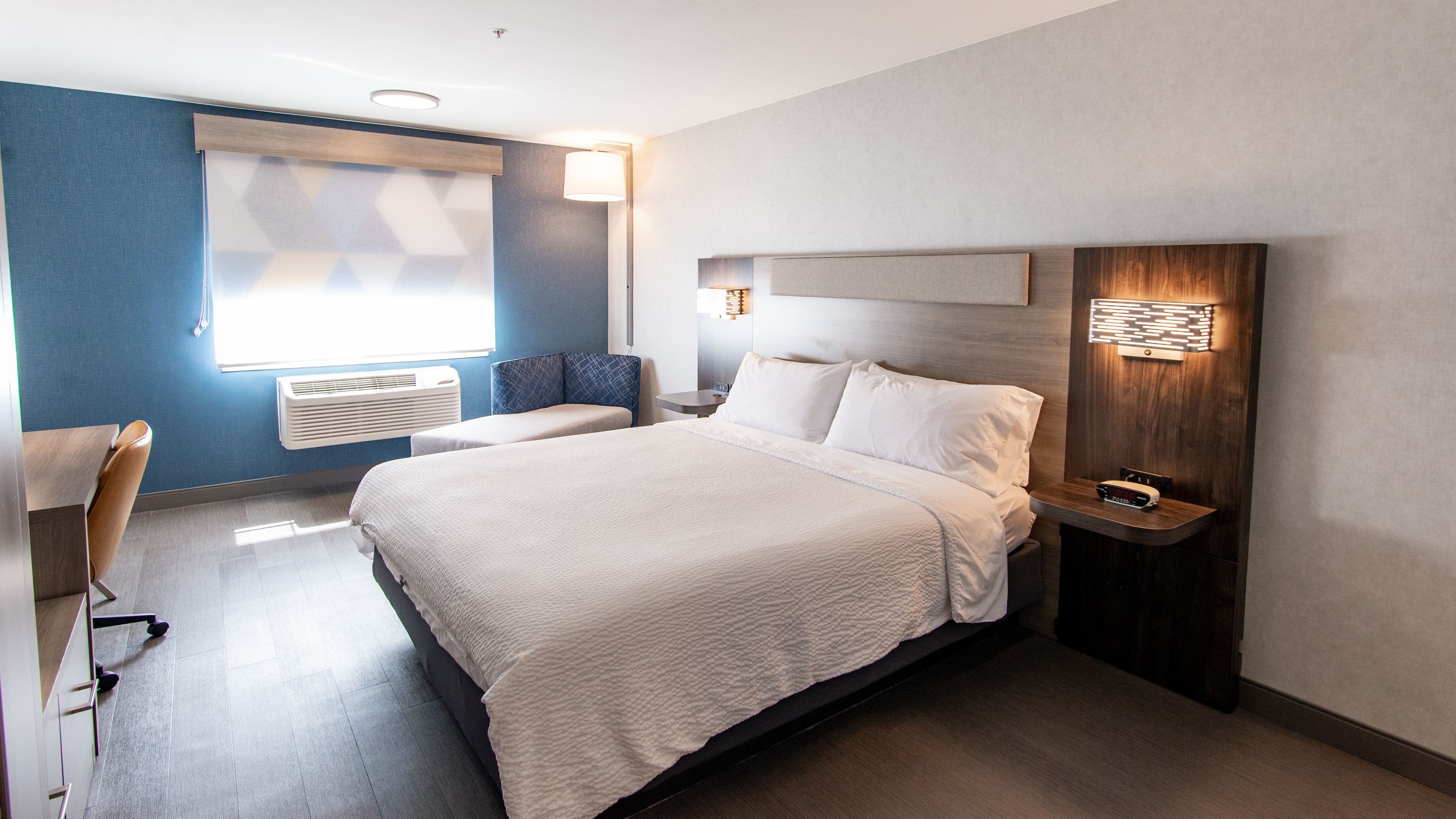 Holiday Inn Express Oakdale — 8