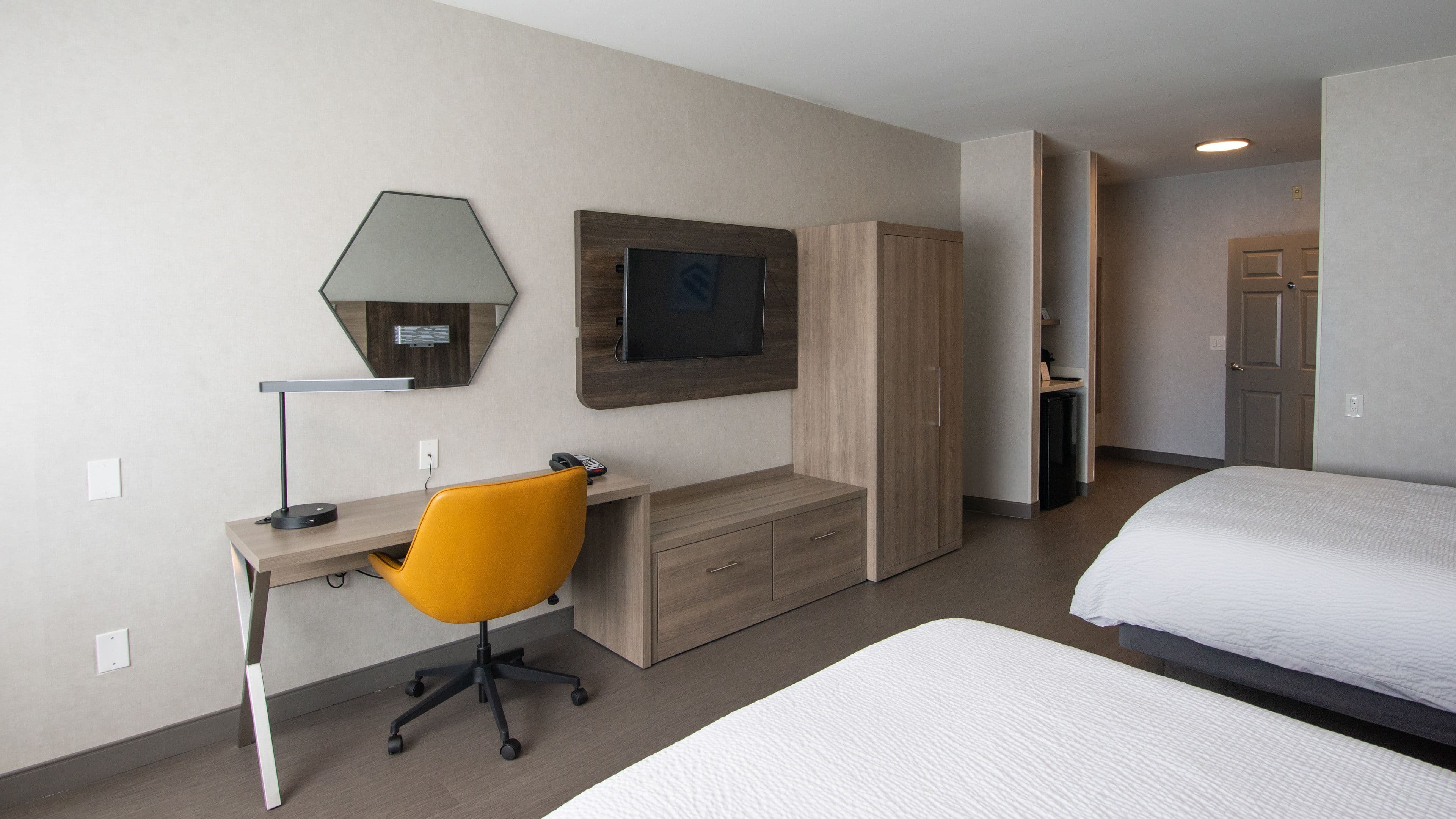 Holiday Inn Express Oakdale — 14
