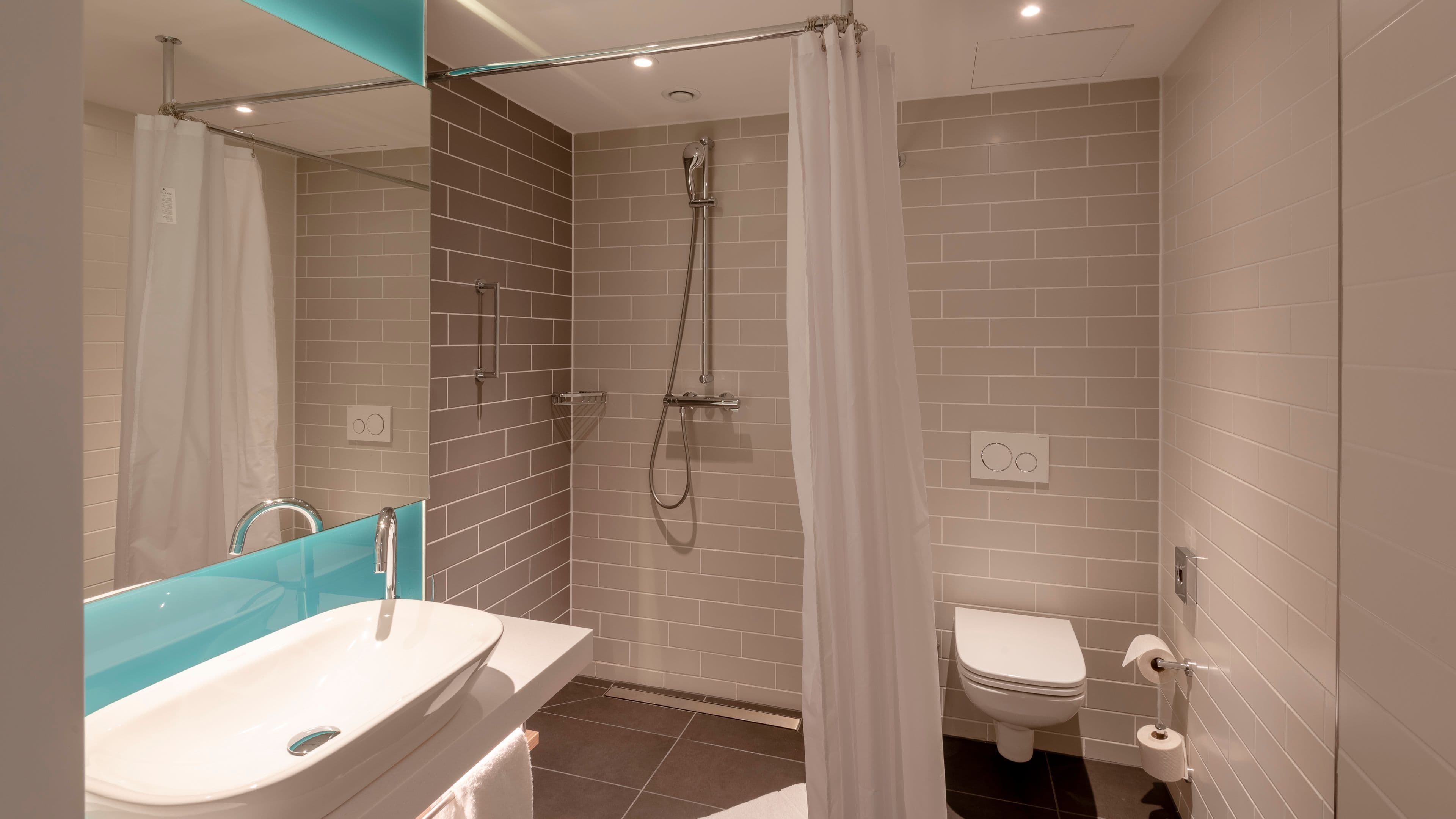 Holiday Inn Express Offenbach — 8