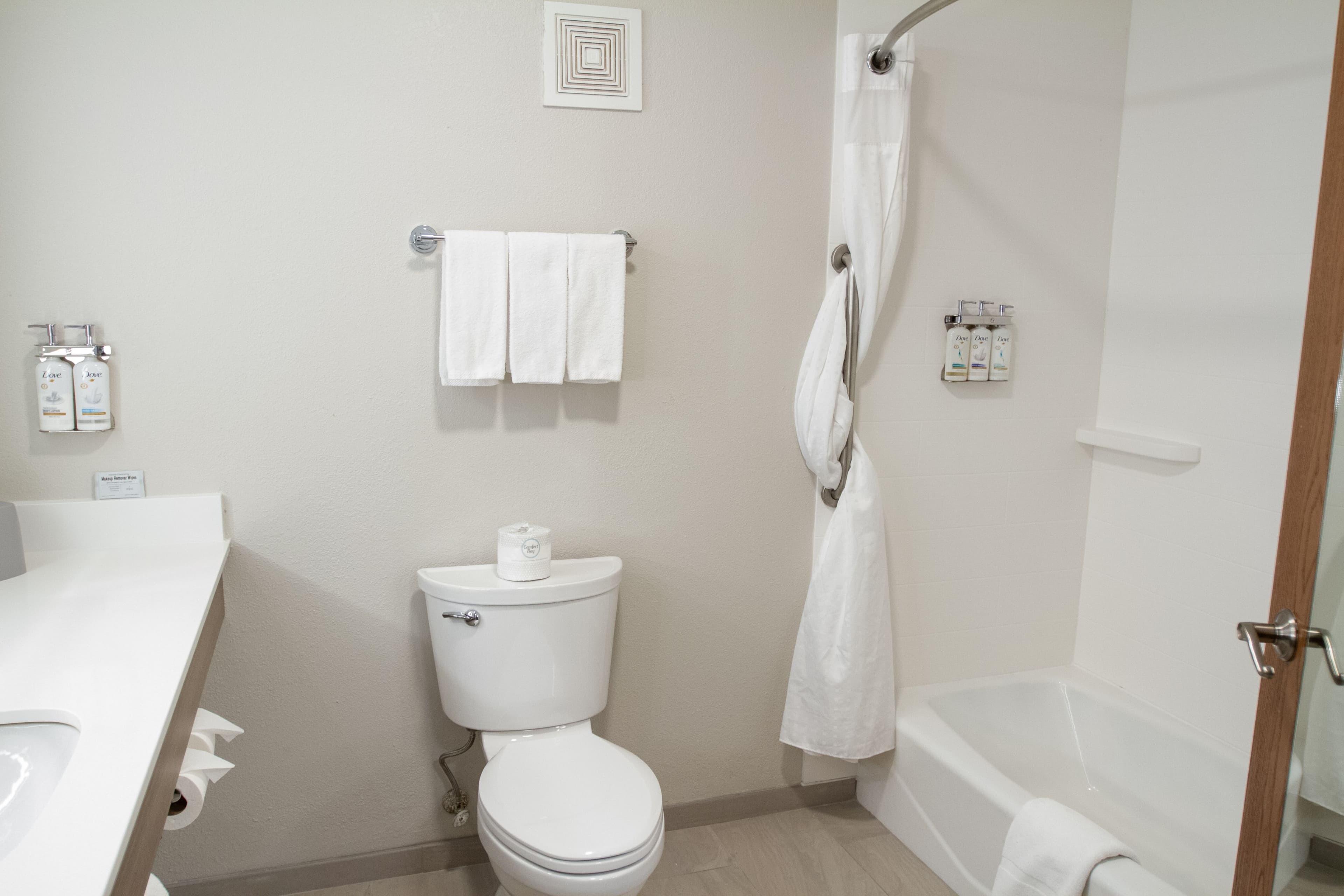 Holiday Inn Express O'Neill - Image 4