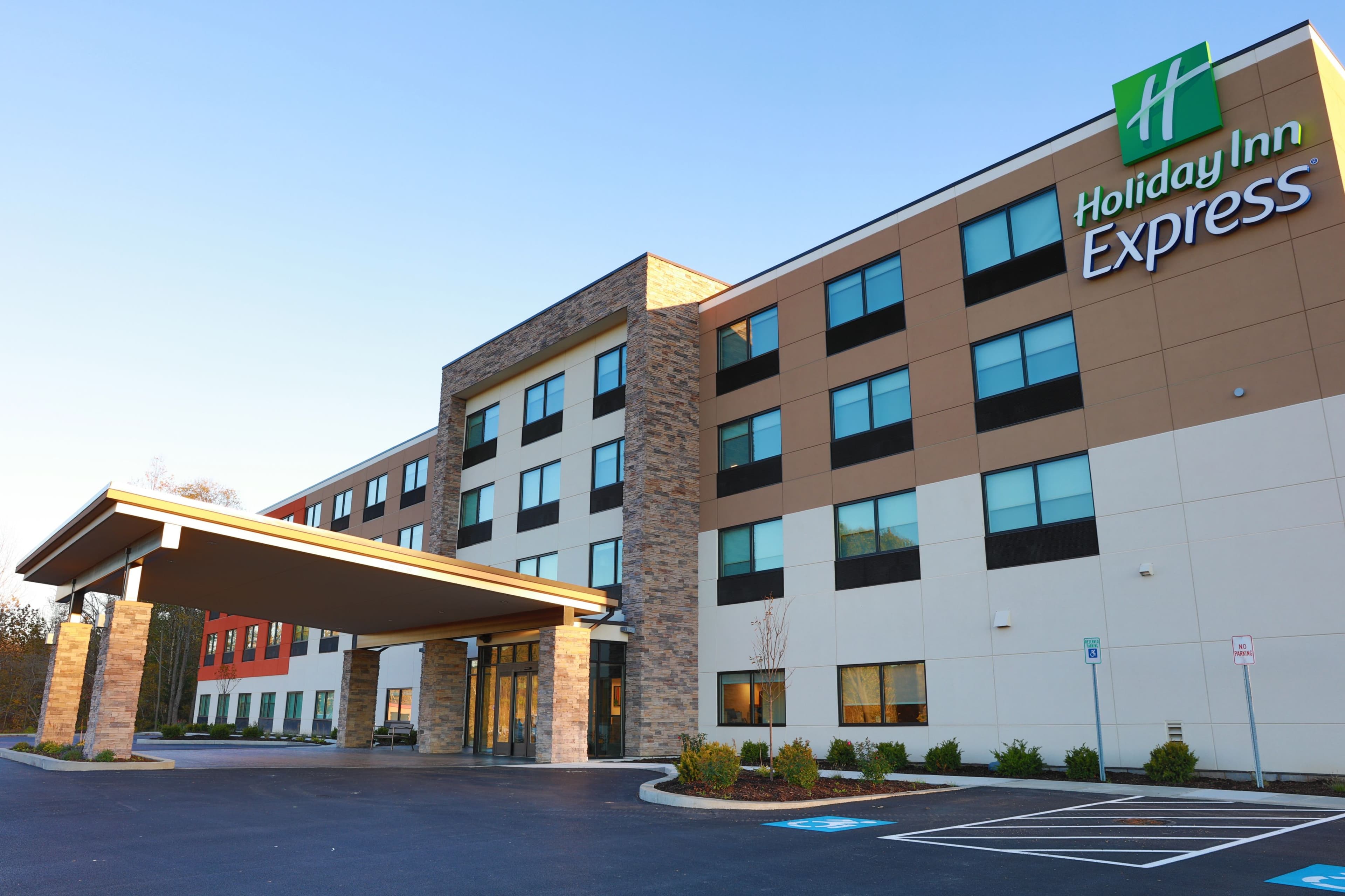 Holiday Inn Express Oneonta - Image 1