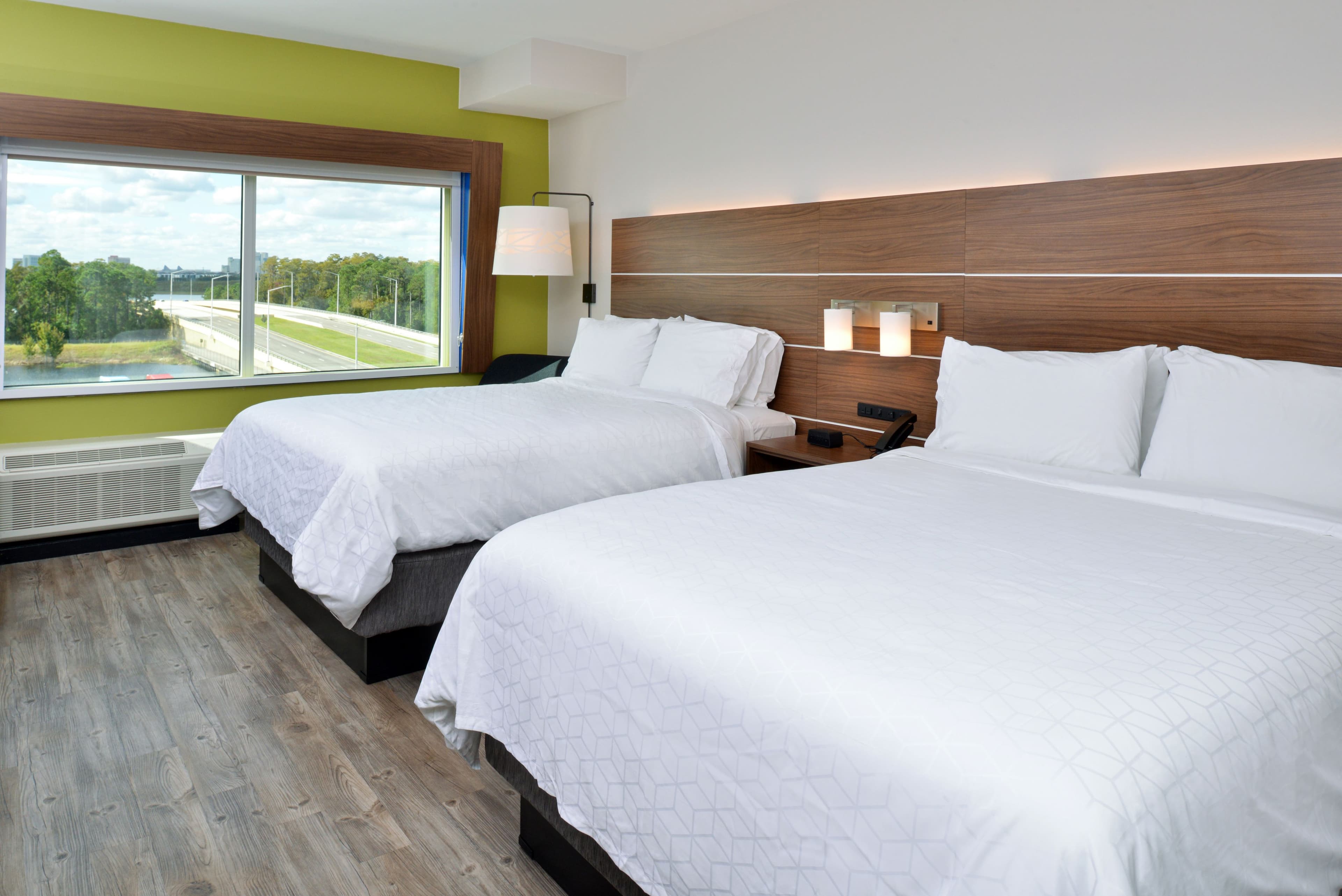 Holiday Inn Express Orlando - South Park - Image 3