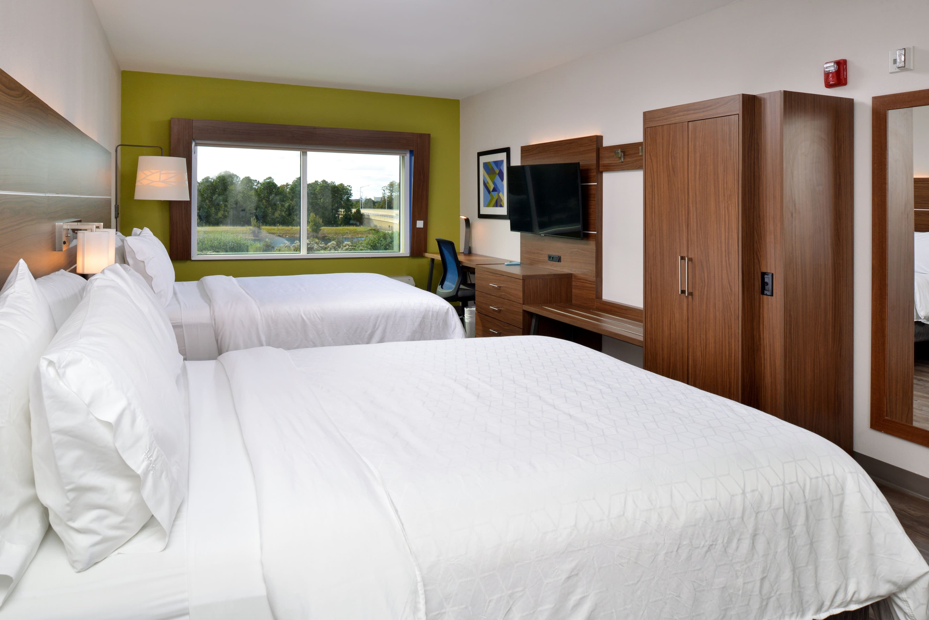 Holiday Inn Express Orlando - South Park — 33