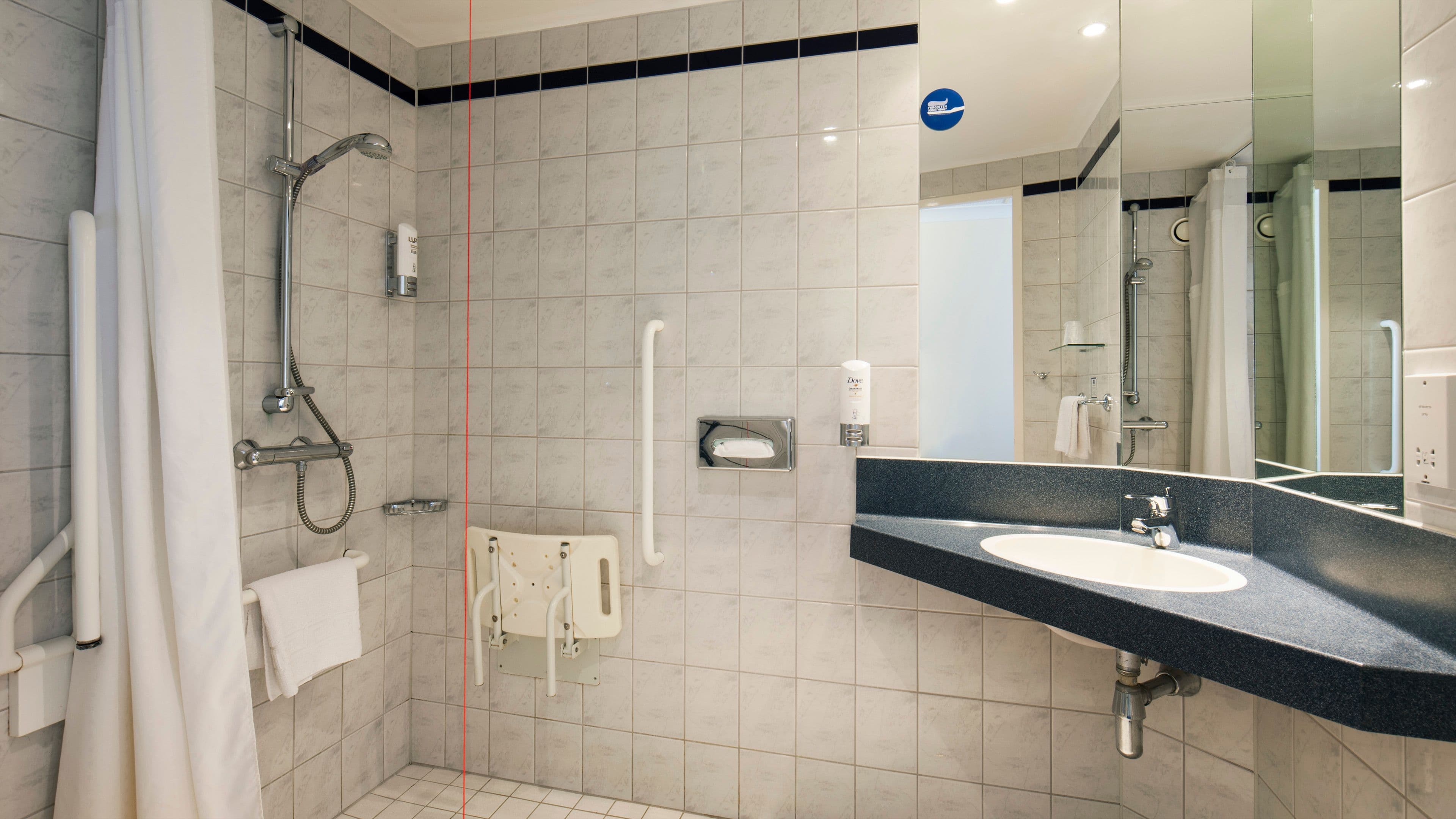 Holiday Inn Express Oxford - Kassam Stadium — 18