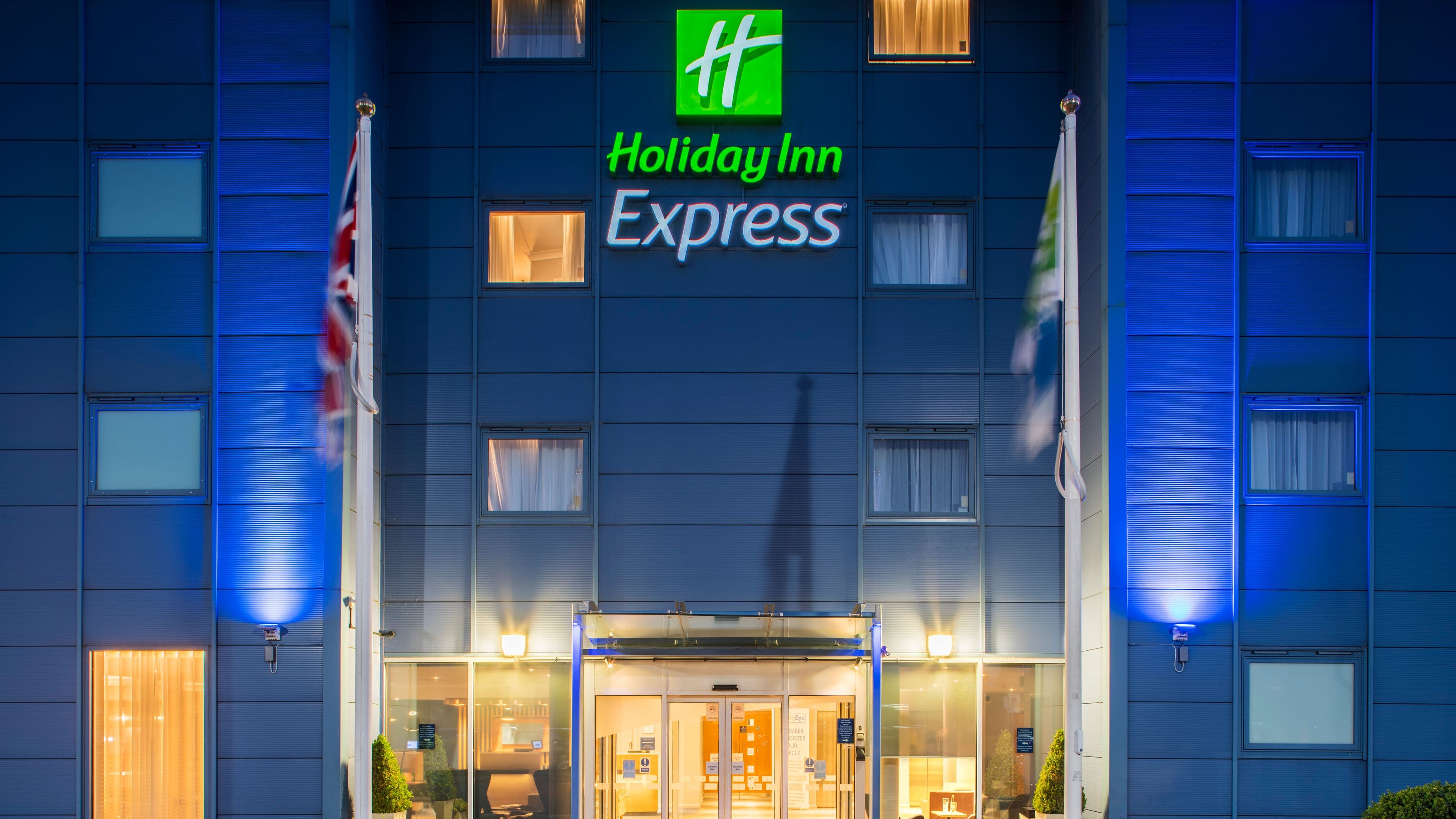 Holiday Inn Express Oxford - Kassam Stadium - Image 1