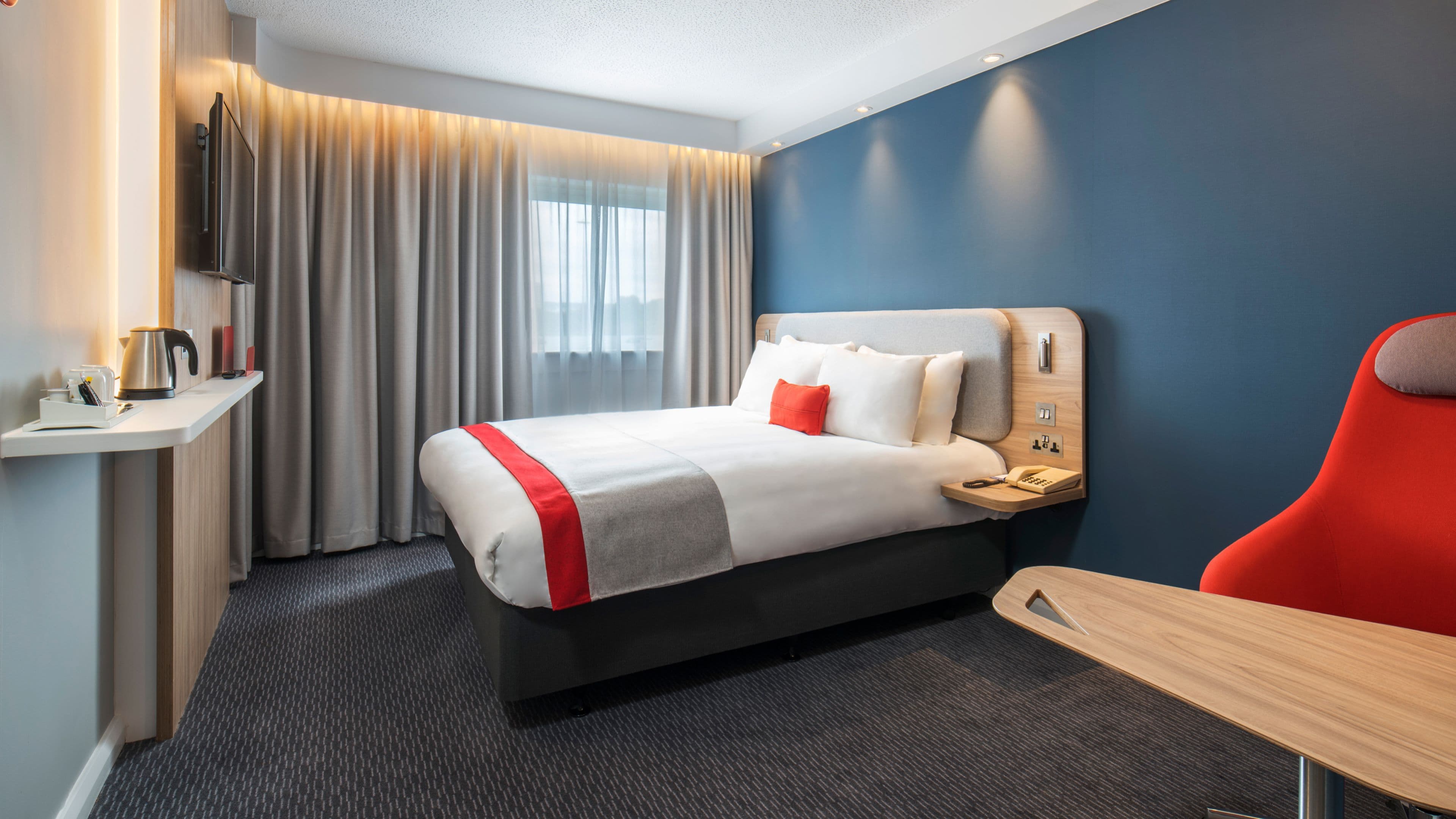 Holiday Inn Express Oxford - Kassam Stadium — 8