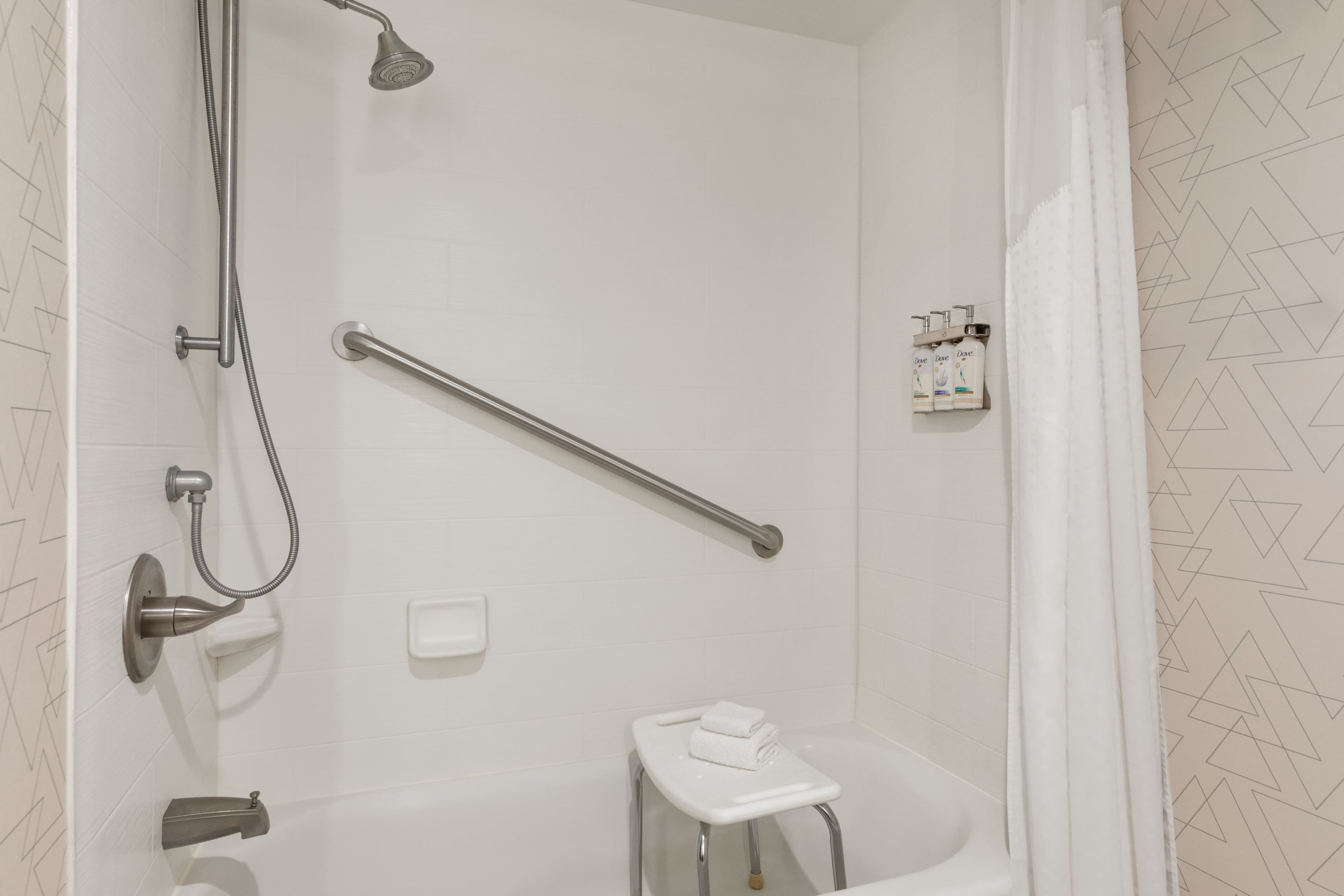 Holiday Inn Express Corning - Painted Post — 11