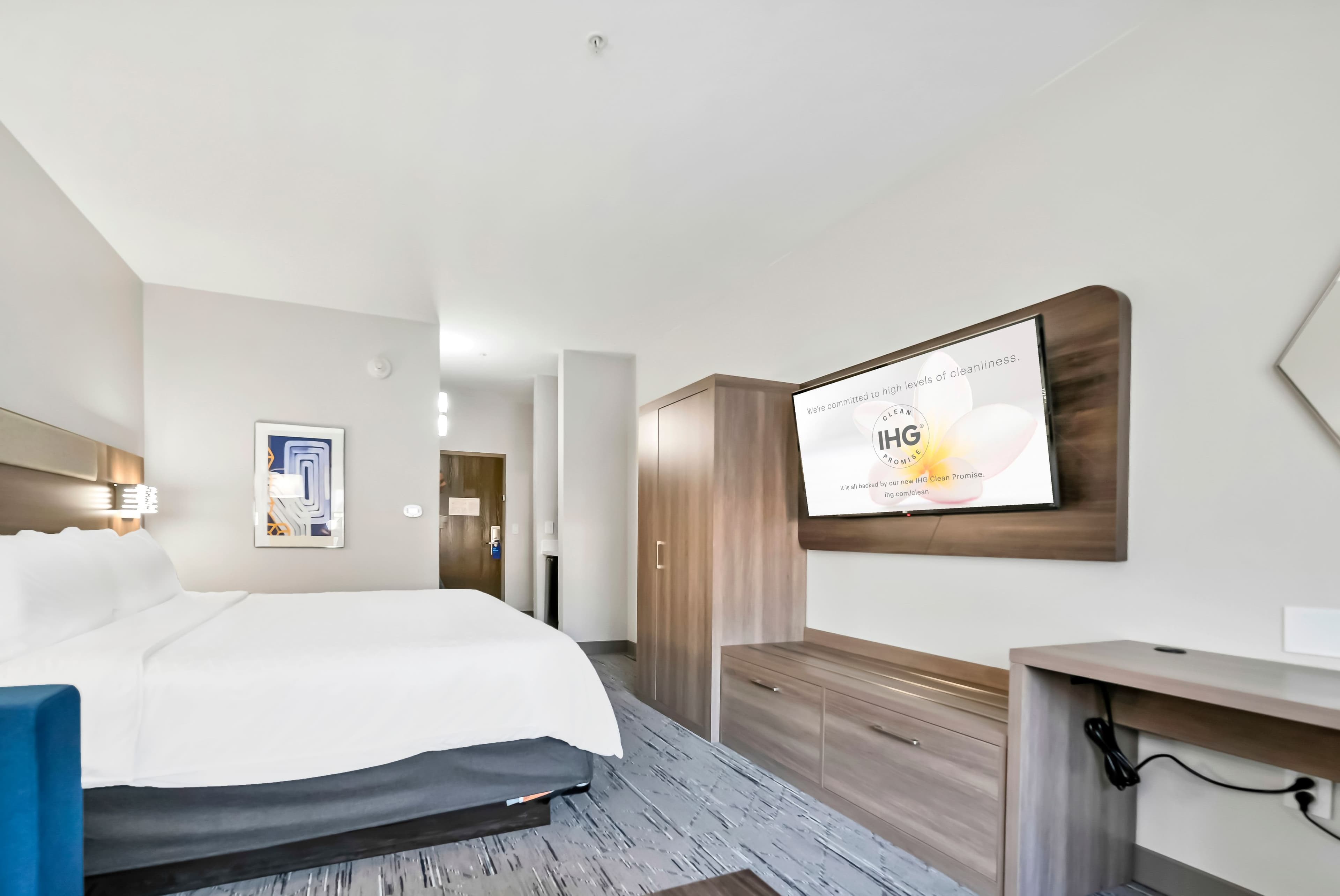 Holiday Inn Express Palestine — 7