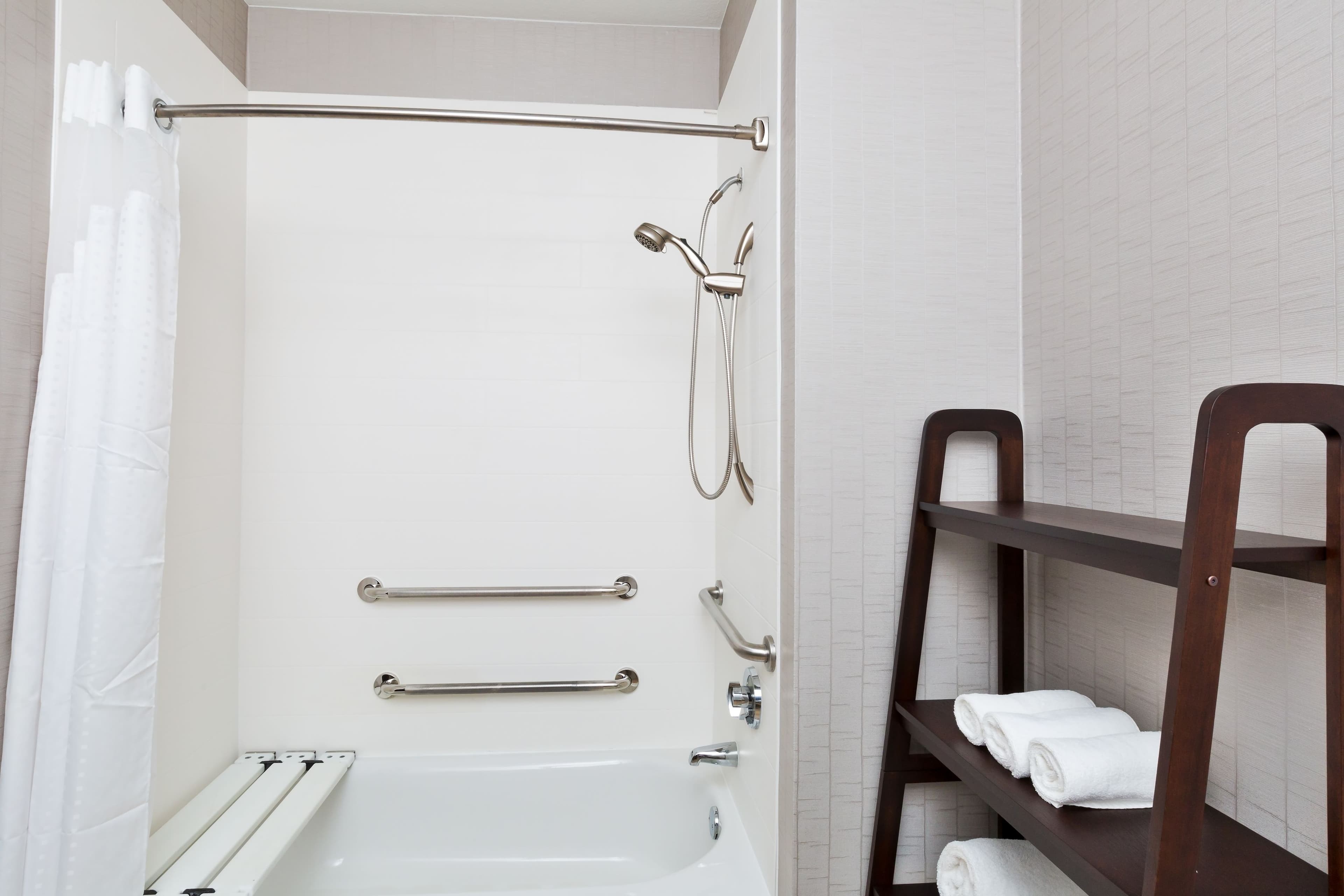 Holiday Inn Express Palestine — 21
