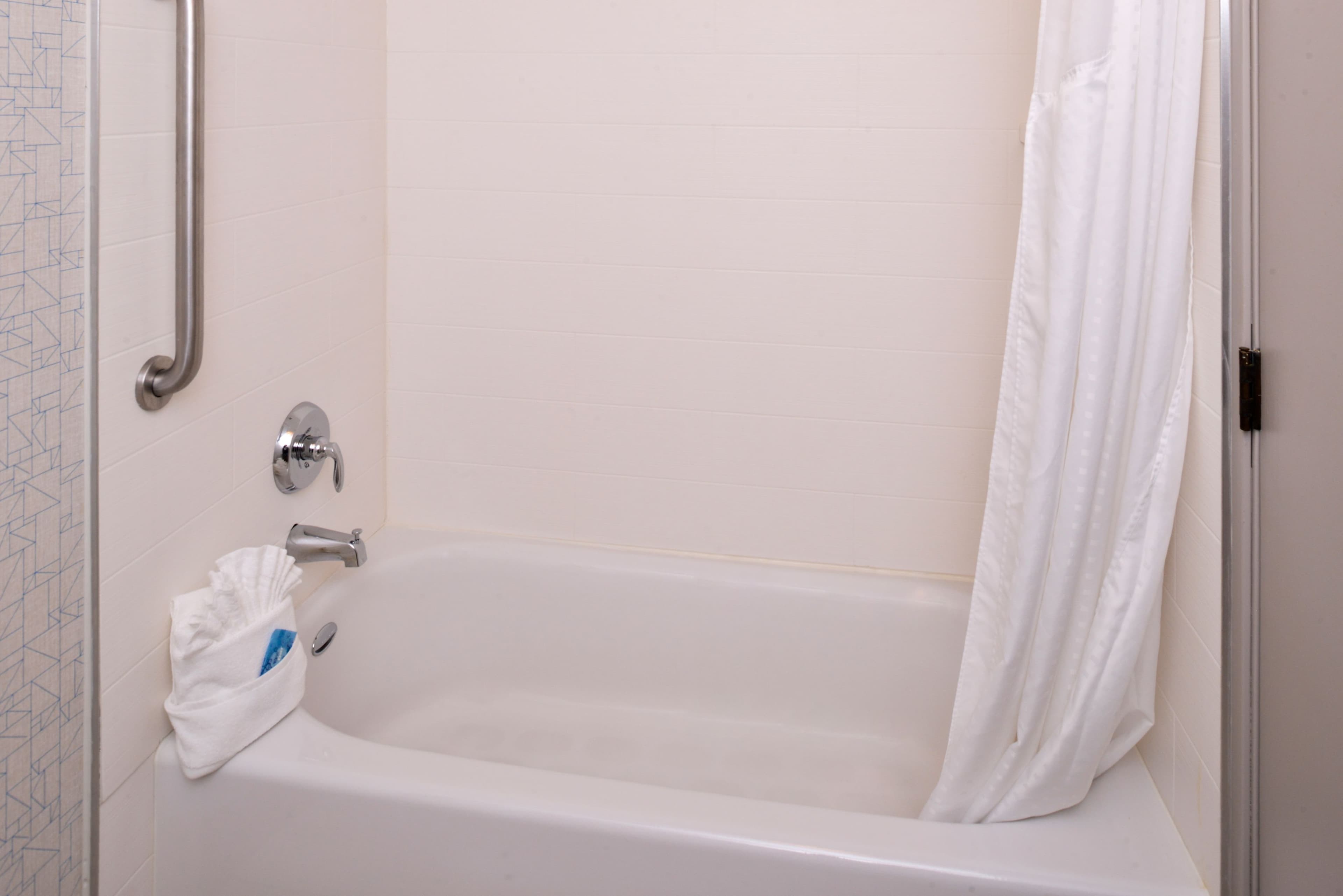 Holiday Inn Express Palm Desert — 7