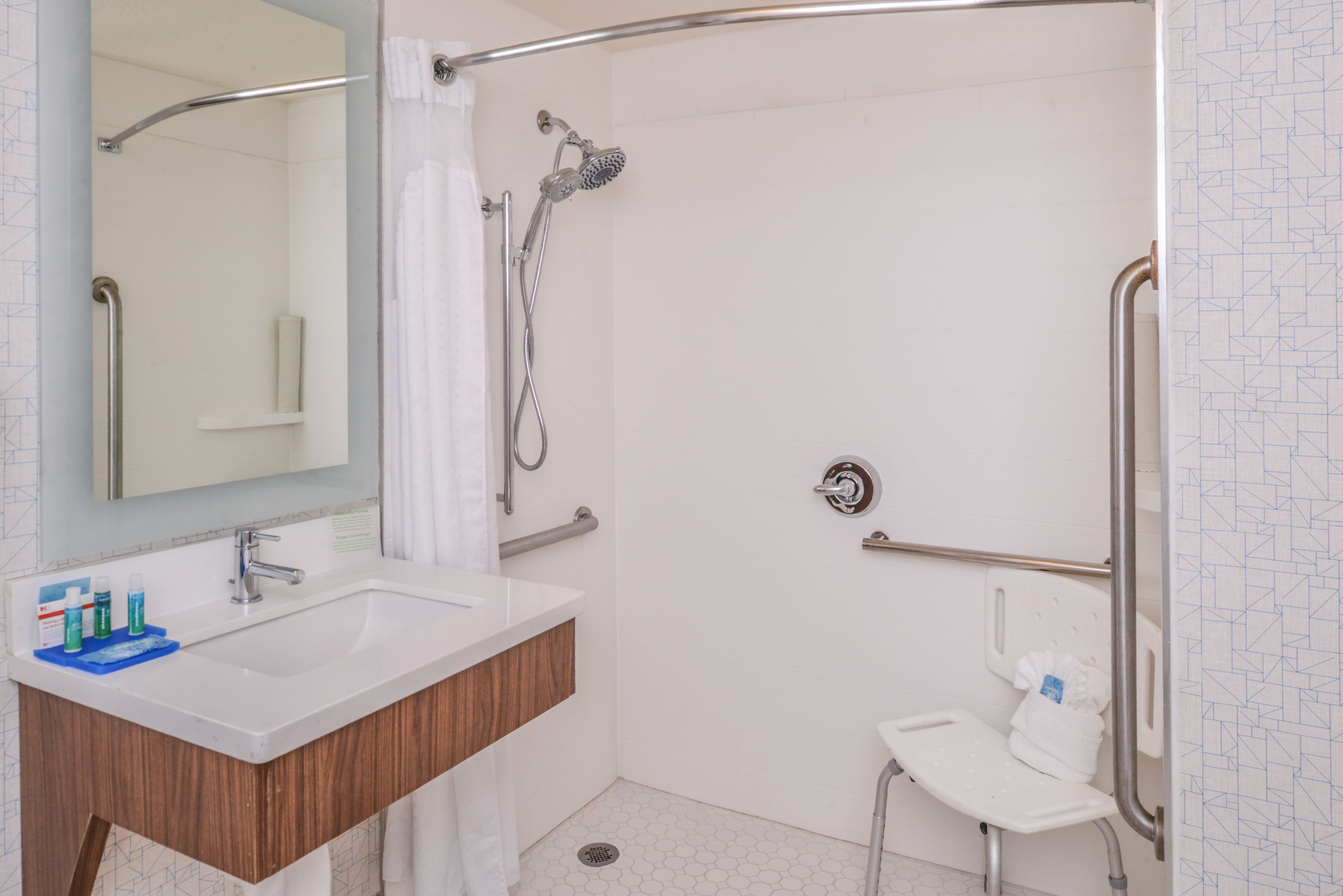 Holiday Inn Express Palm Desert — 4