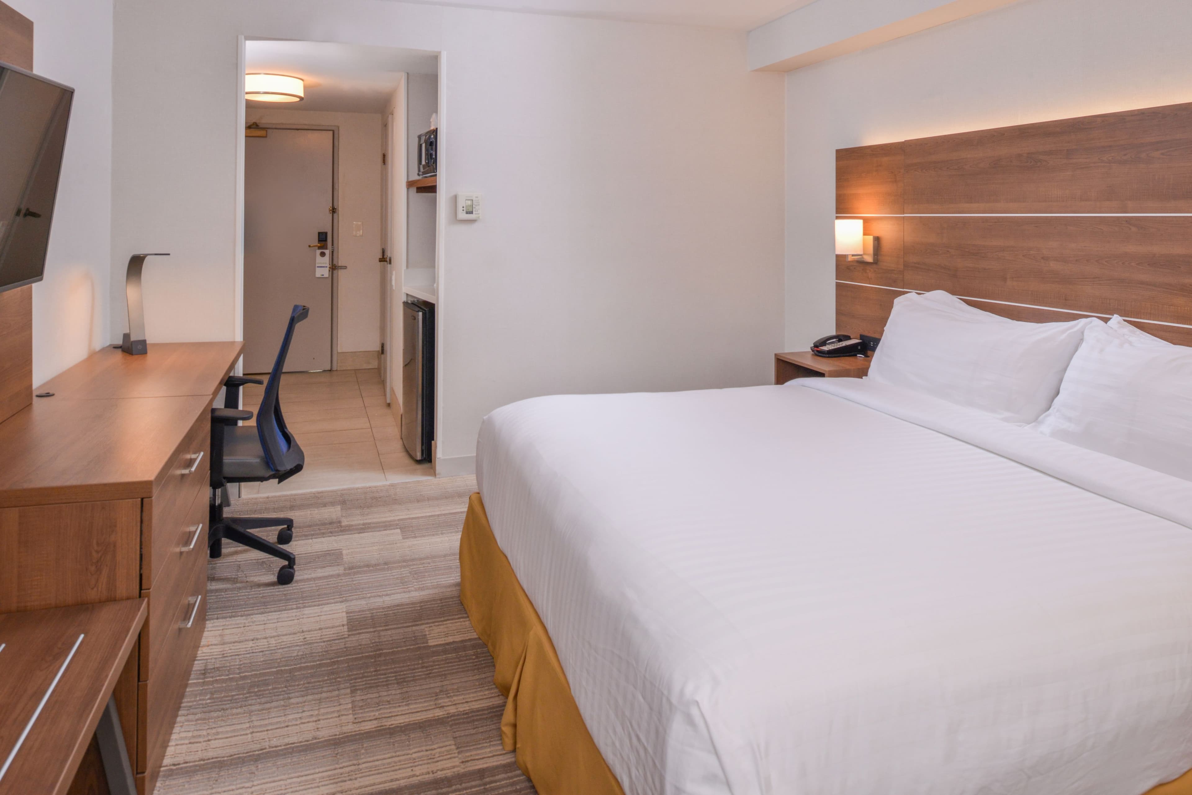 Holiday Inn Express Palm Desert — 5
