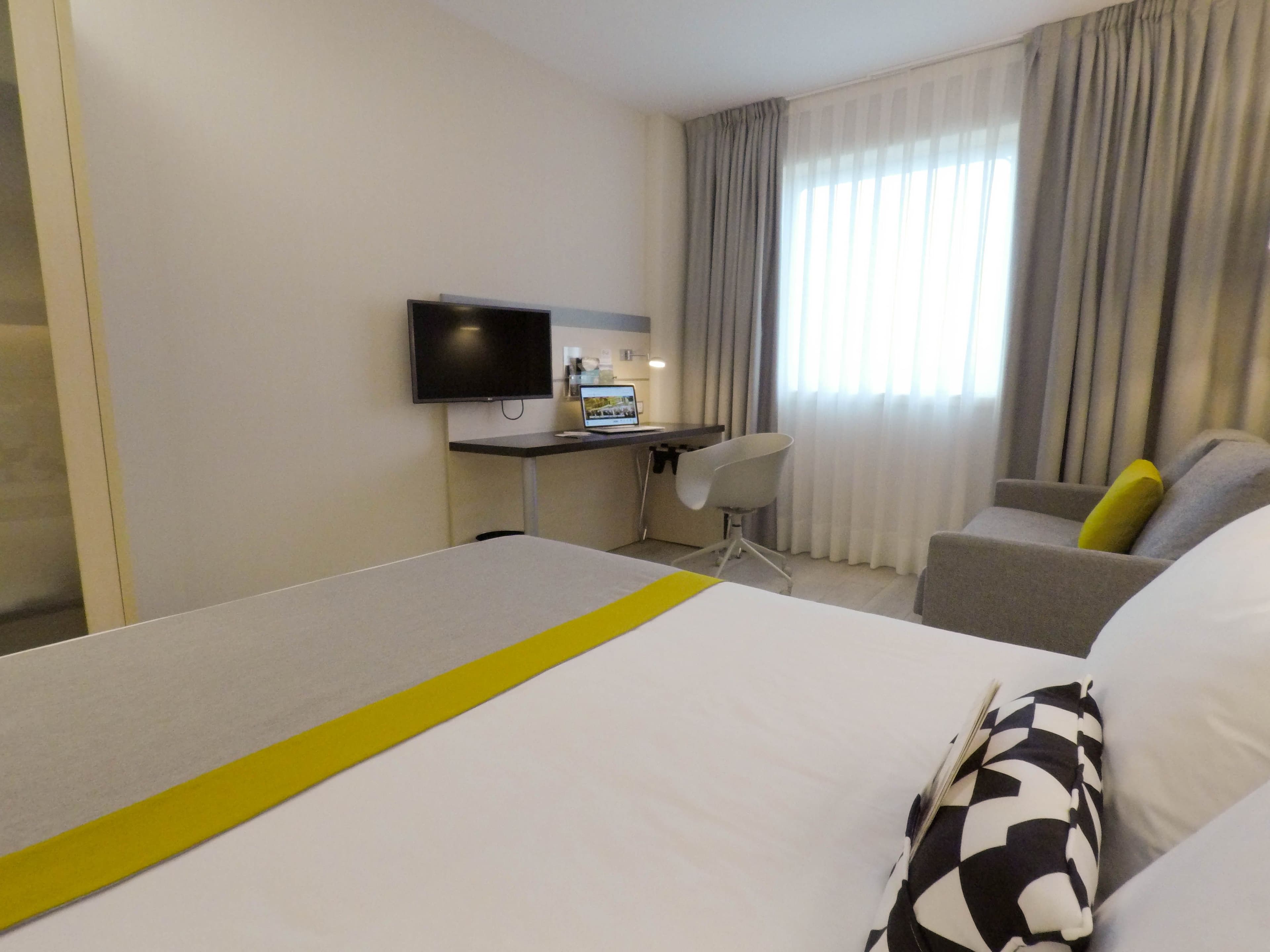 Holiday Inn Express Pamplona - Image 4