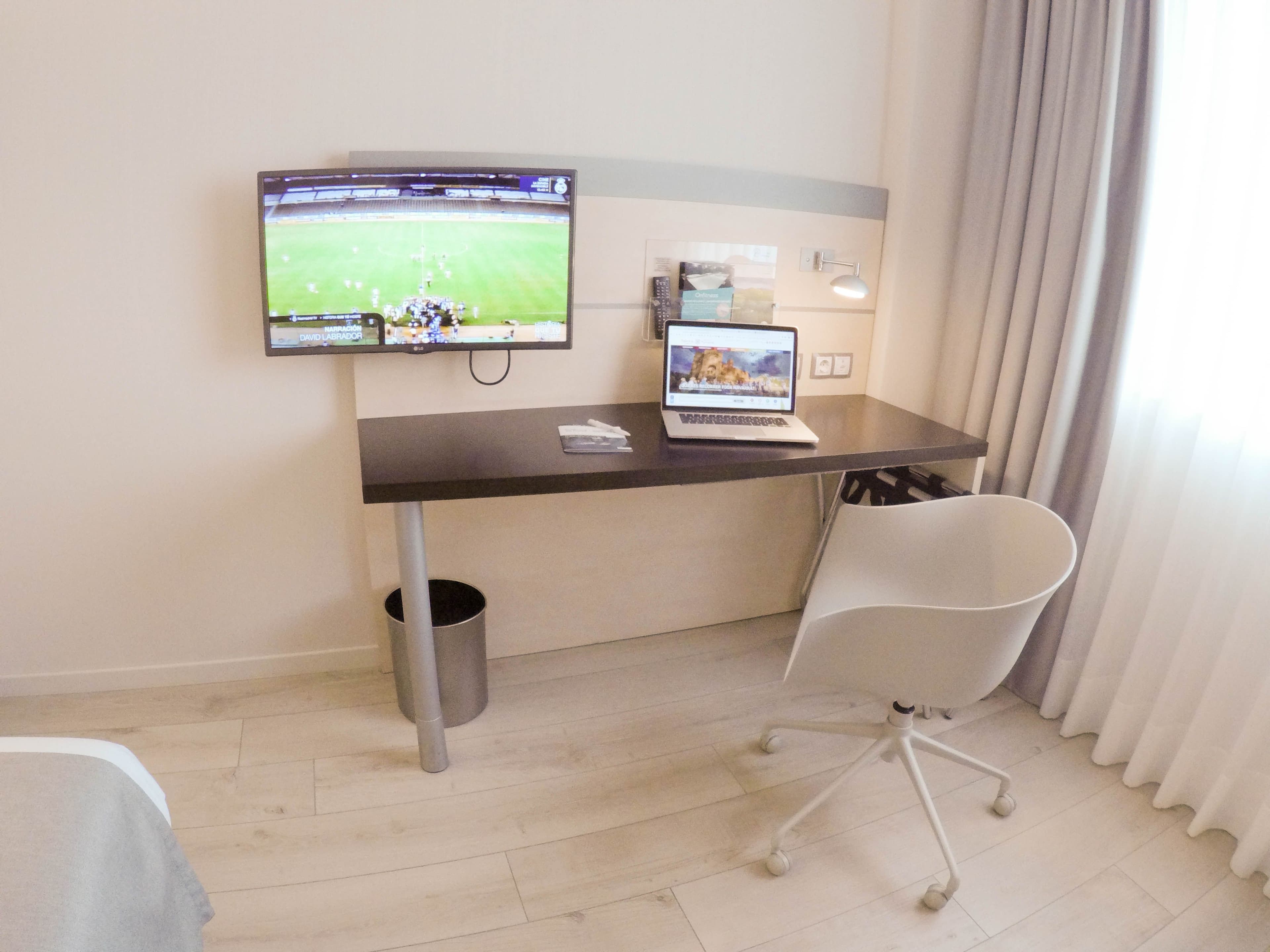 Holiday Inn Express Pamplona - Image 3