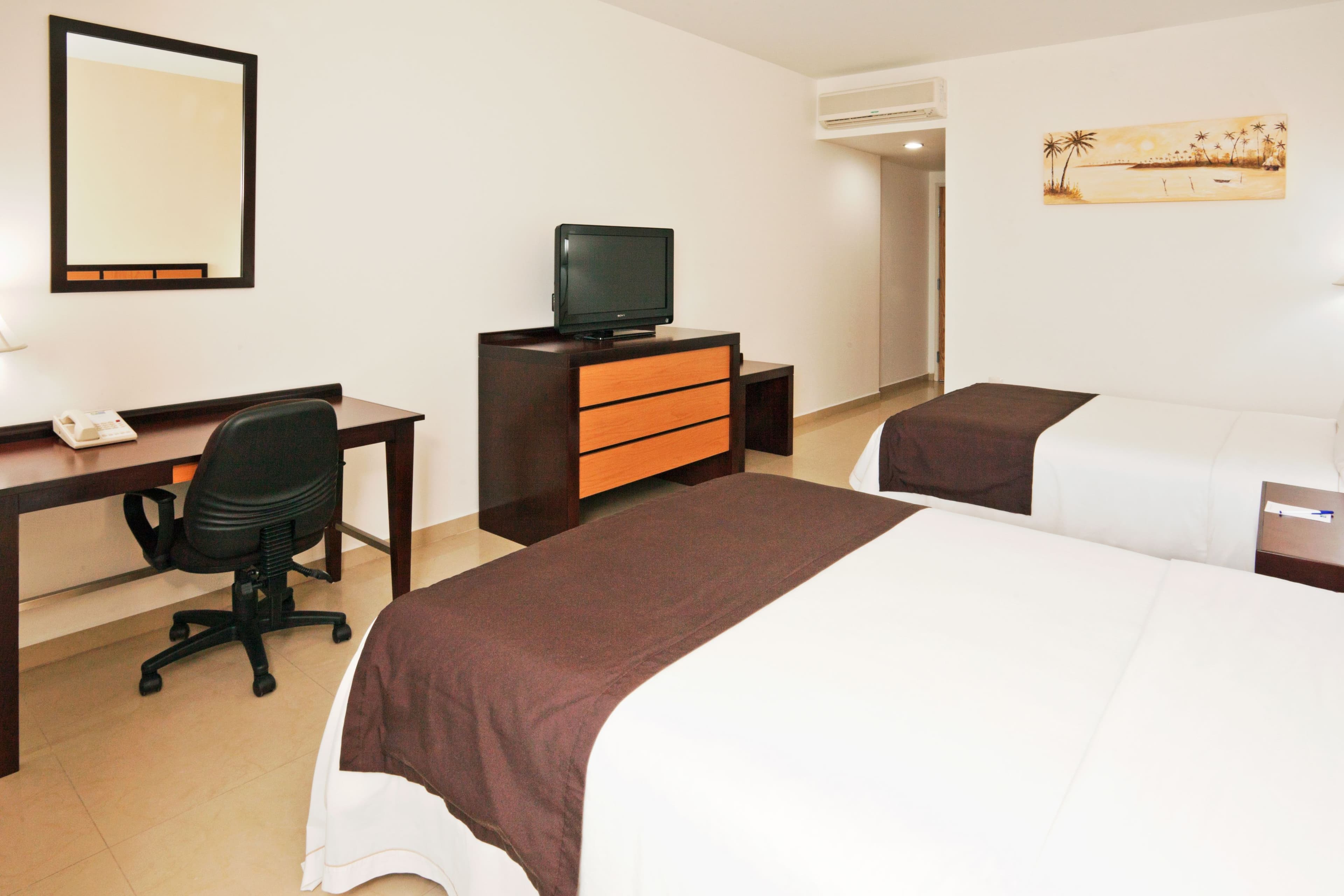 Holiday Inn Express Paraiso Dos Bocas — 11
