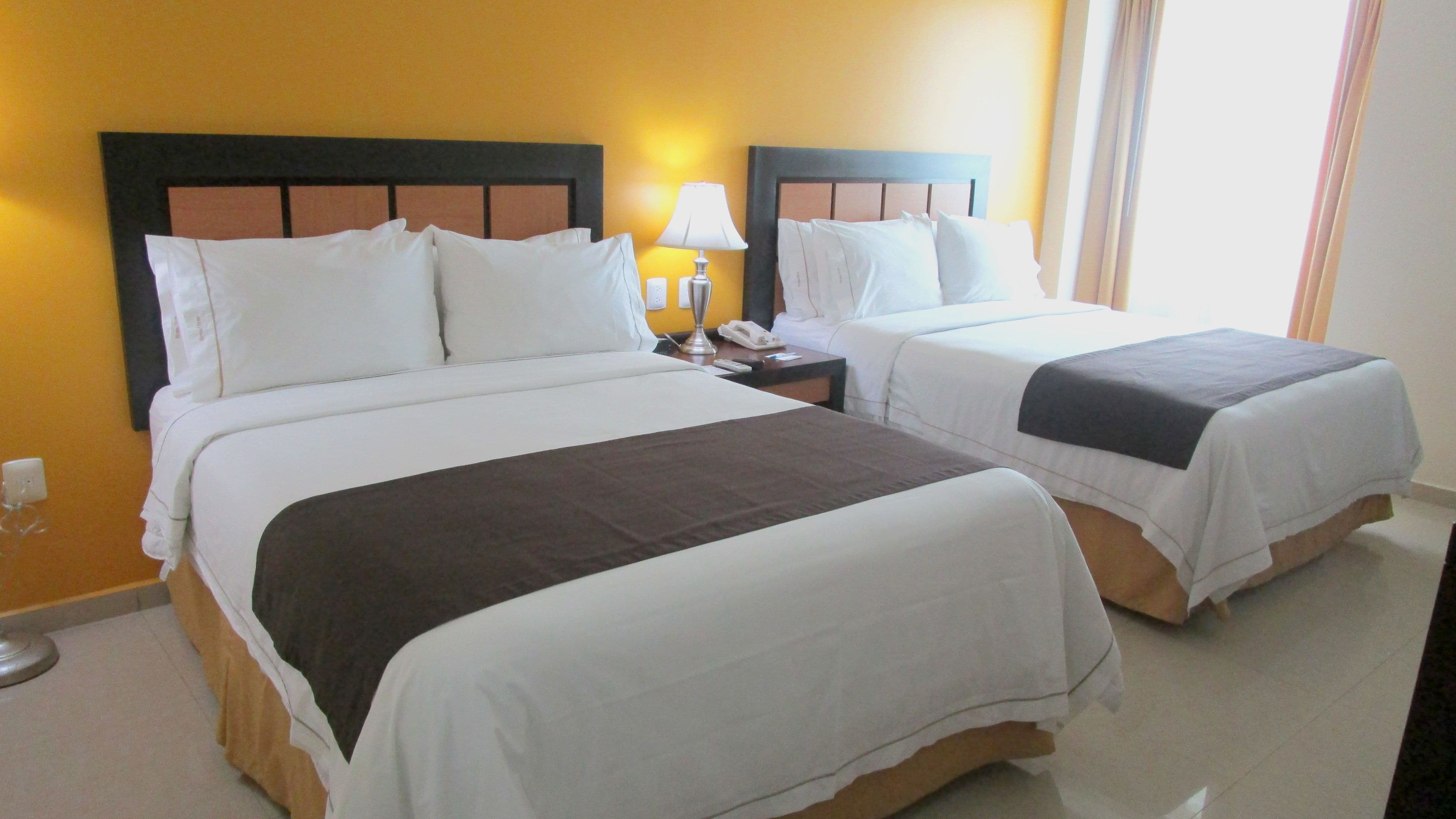 Holiday Inn Express Paraiso Dos Bocas — 16