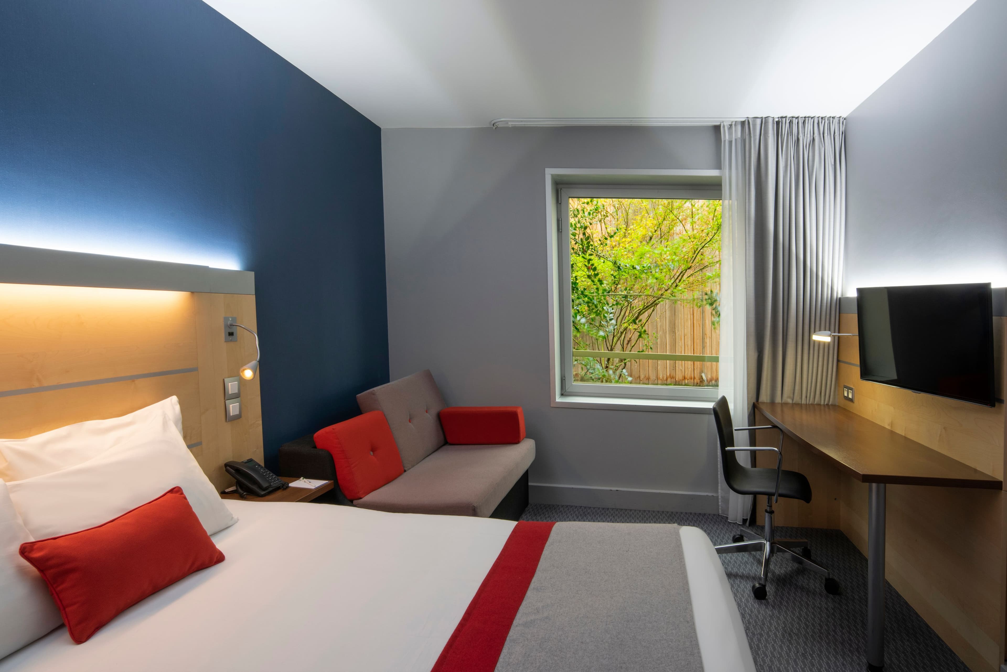 Holiday Inn Express Paris - Canal de la Villette — 6