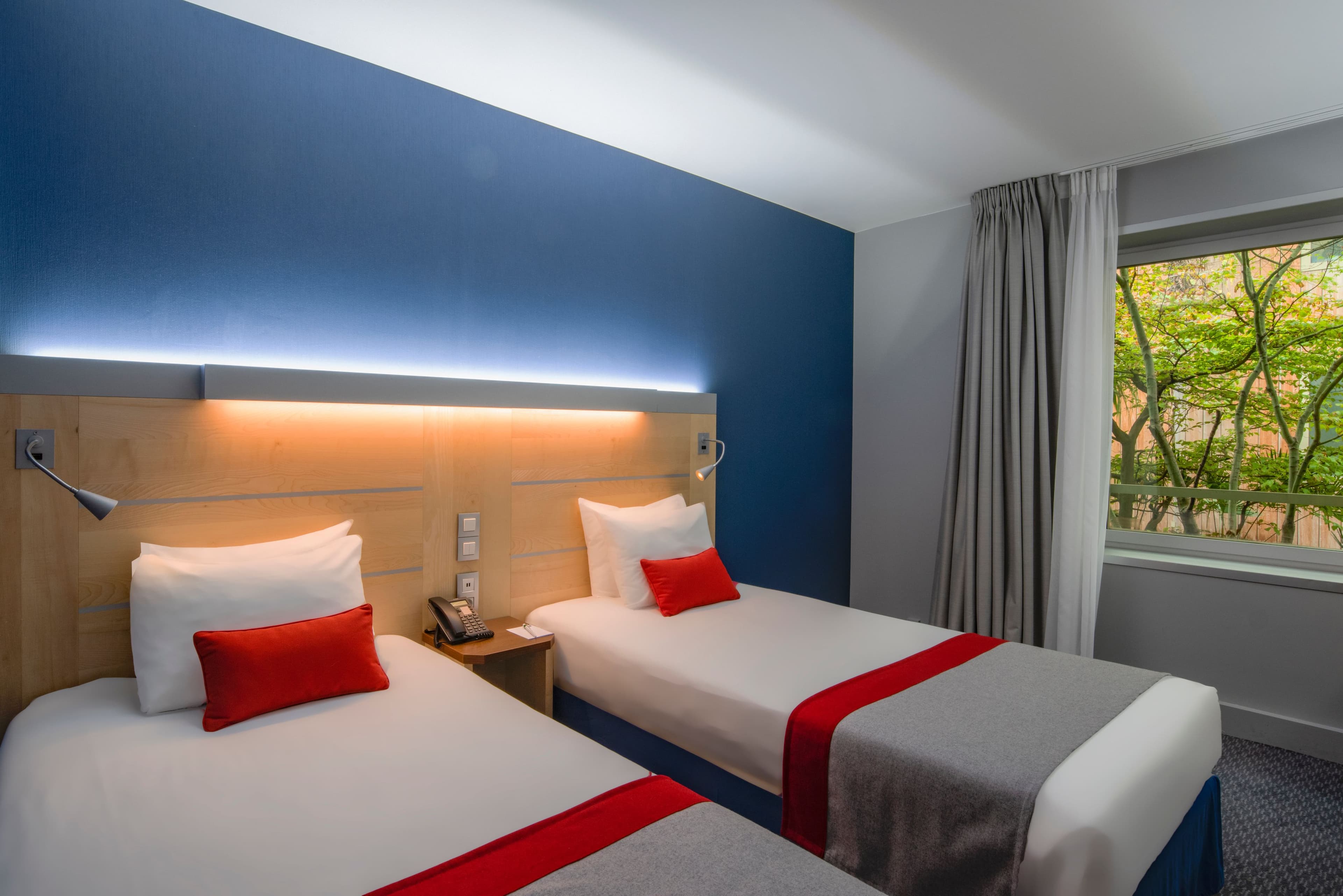 Holiday Inn Express Paris - Canal de la Villette — 4