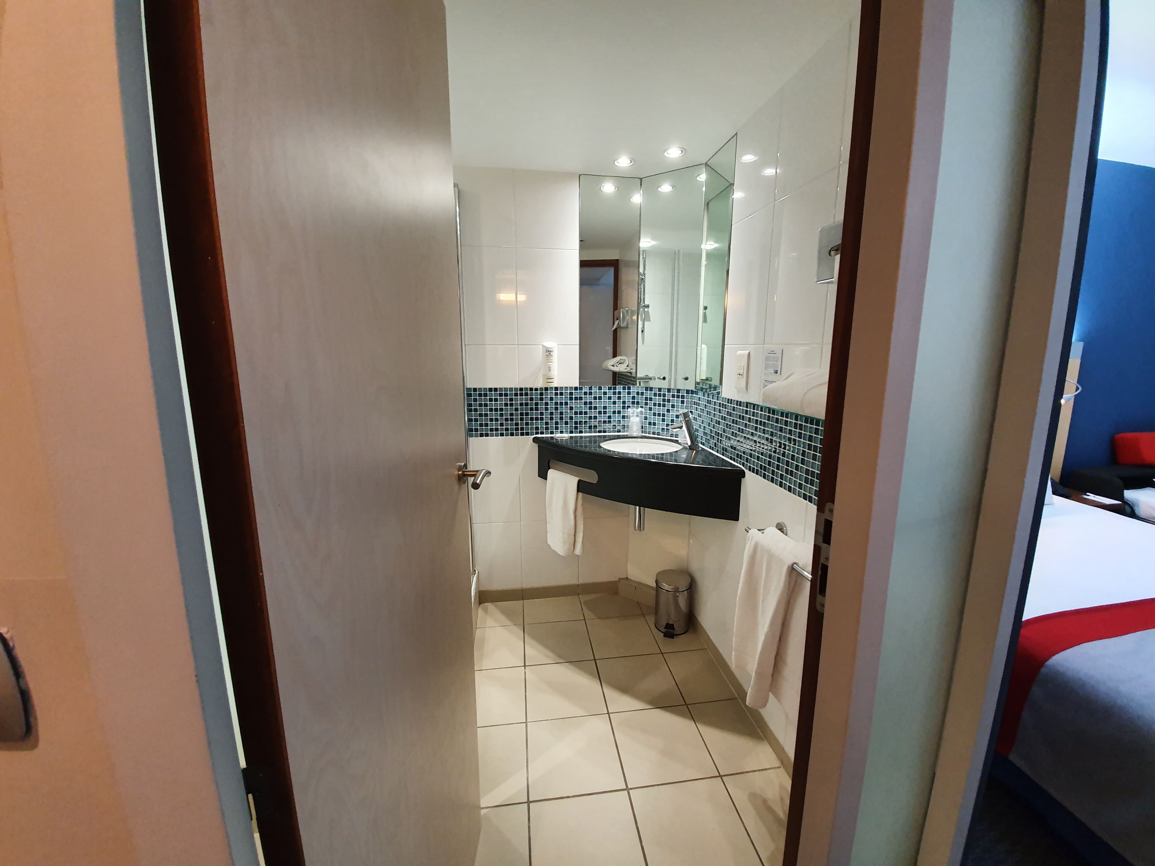 Holiday Inn Express Paris - Canal de la Villette — 5
