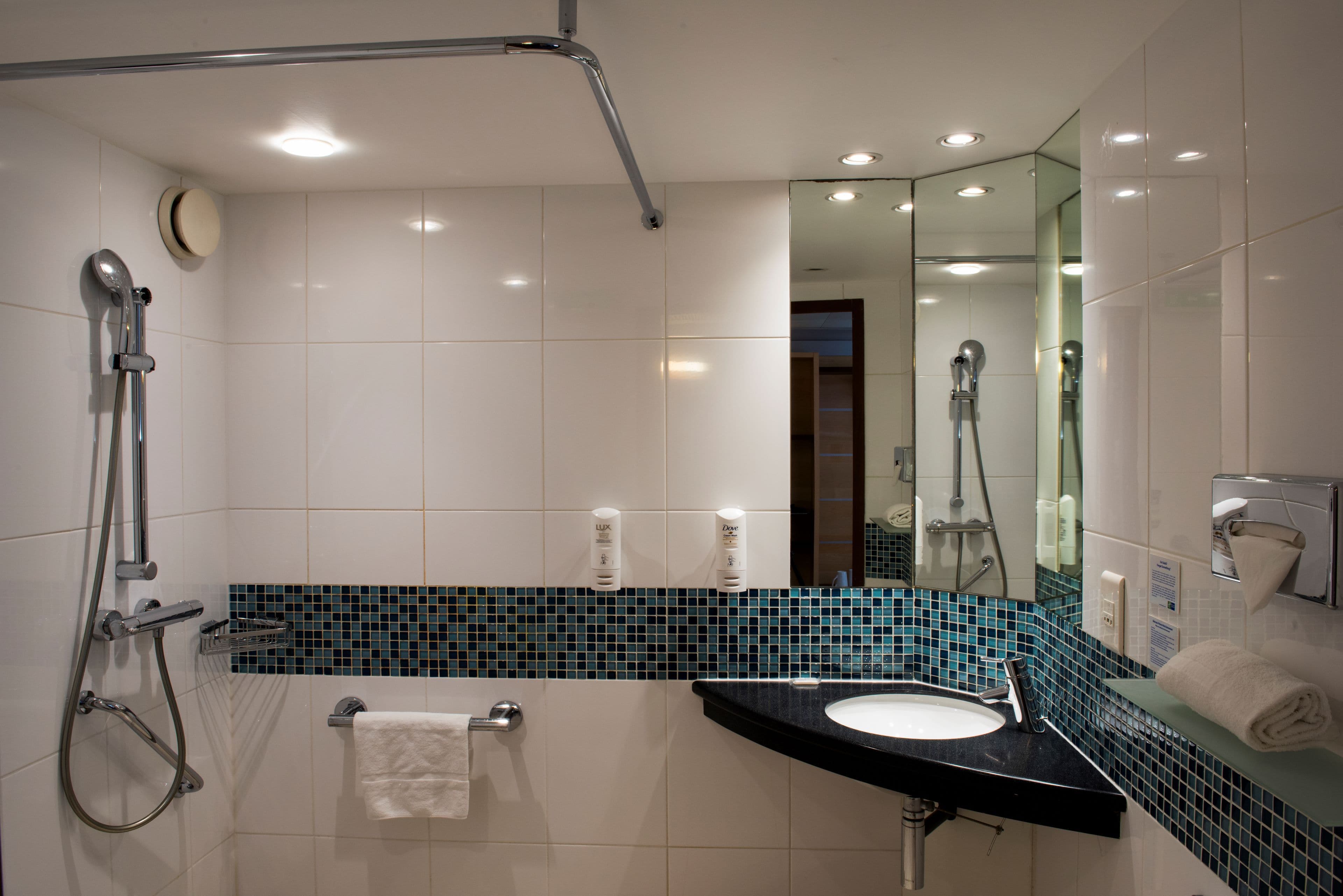 Holiday Inn Express Paris - Canal de la Villette — 17