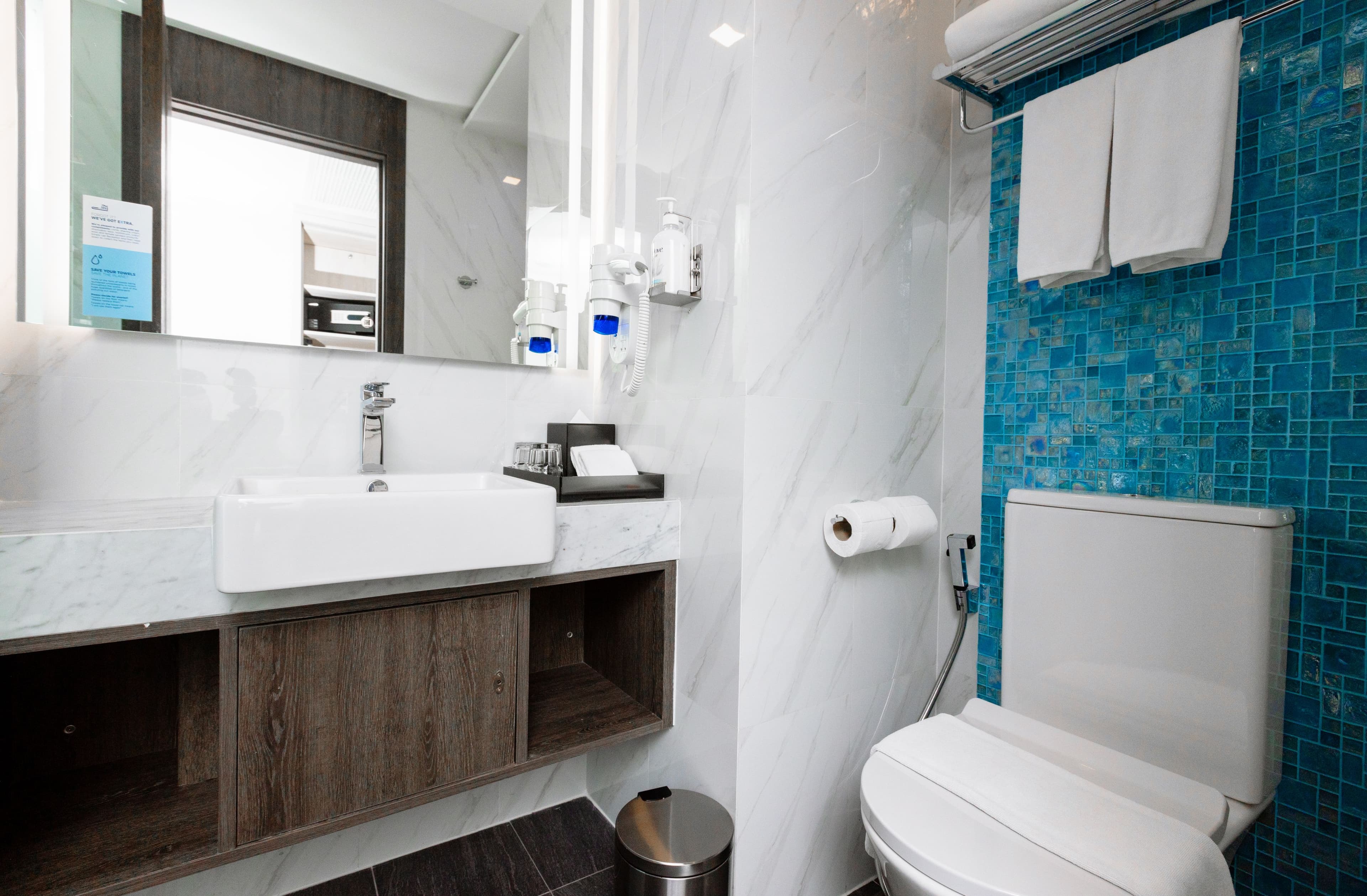 Standard Room With Free Breakfast - Image 9