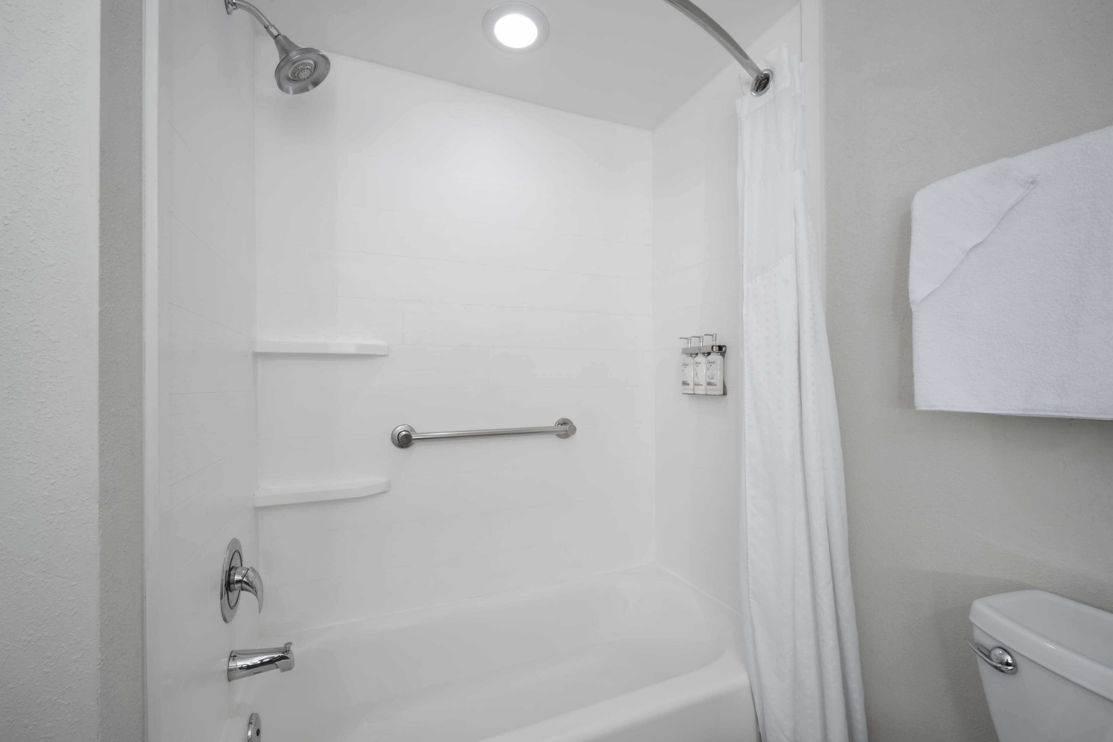 Holiday Inn Express Pembroke — 7