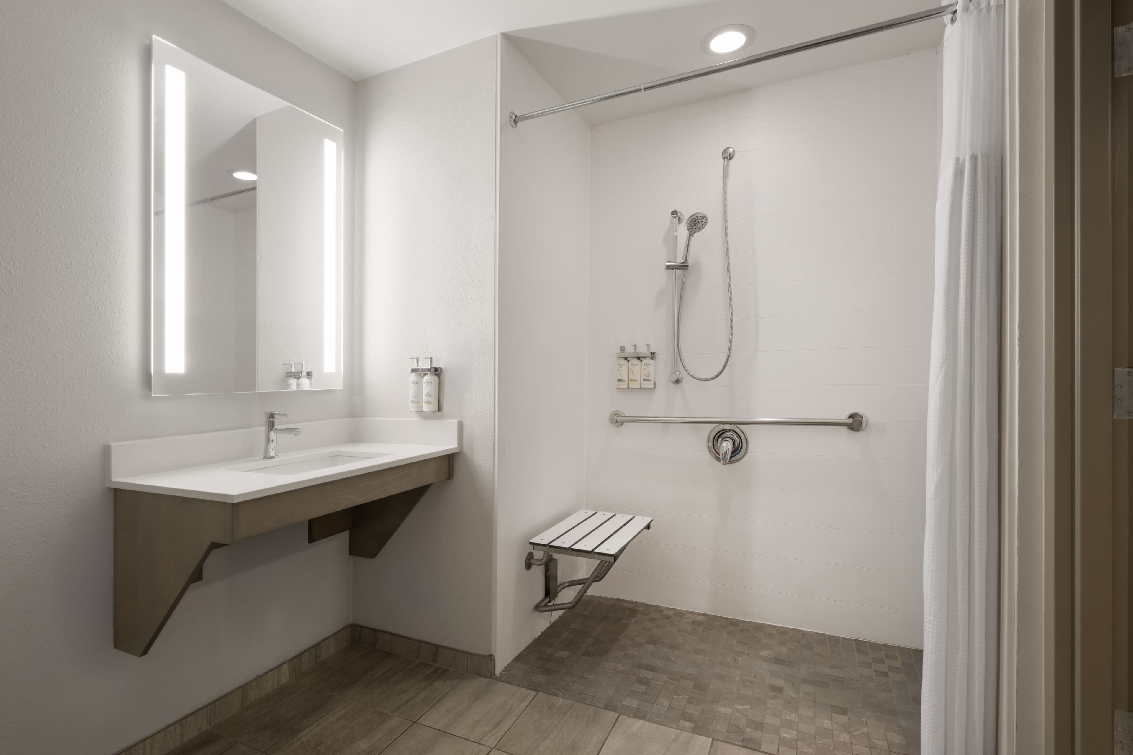 Holiday Inn Express Pembroke — 25