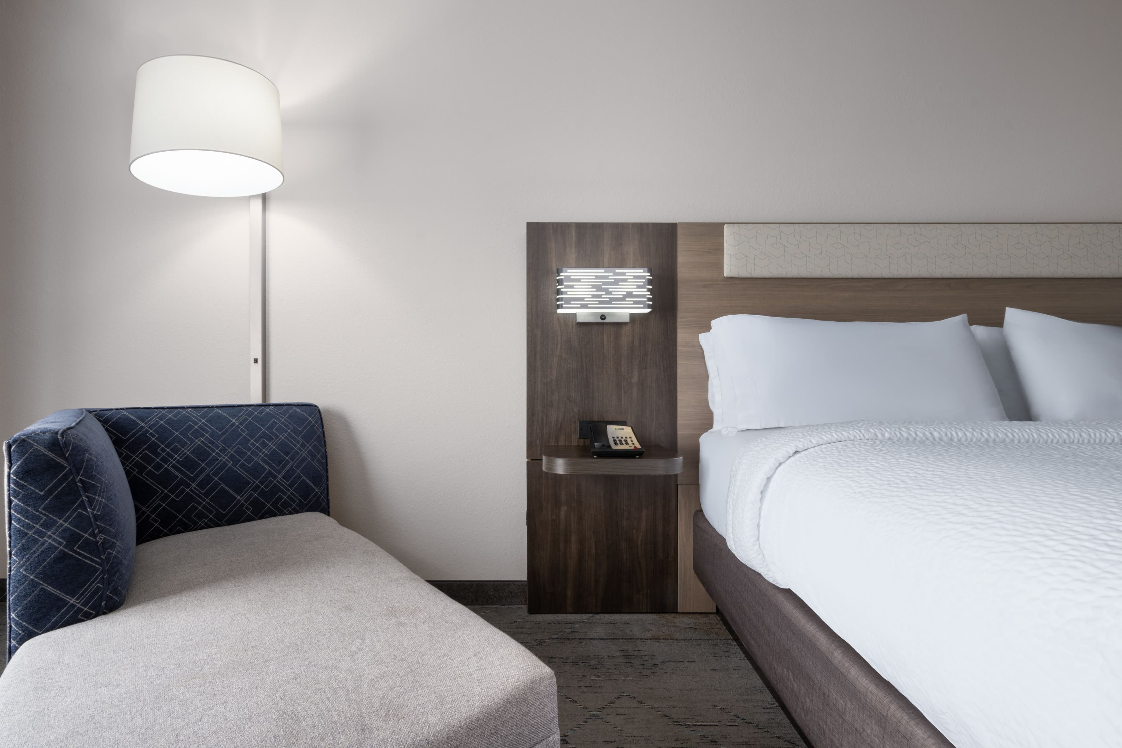 Holiday Inn Express Pembroke - Image 3