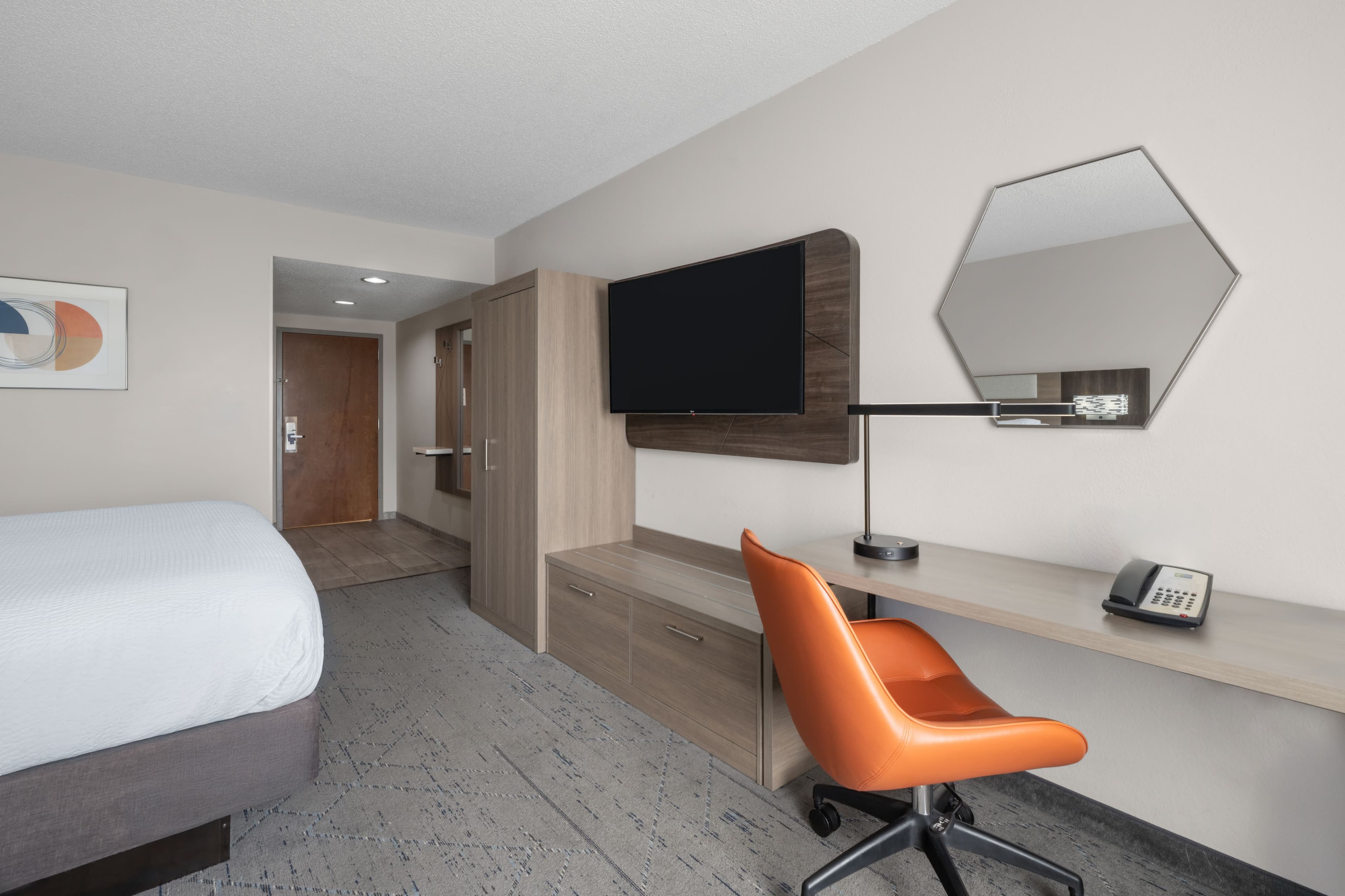 Holiday Inn Express Pembroke — 11