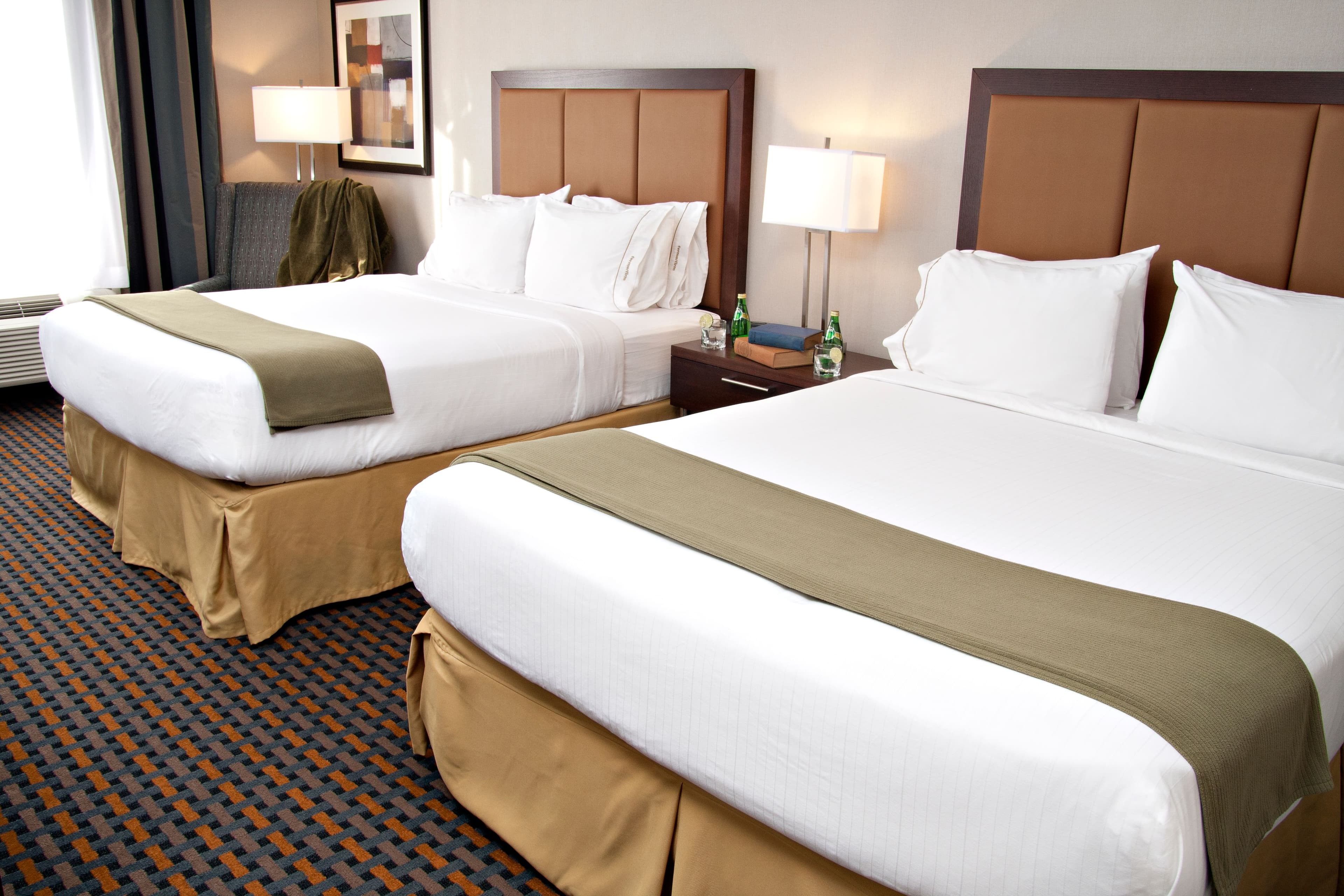 Holiday Inn Express Pembroke — 13