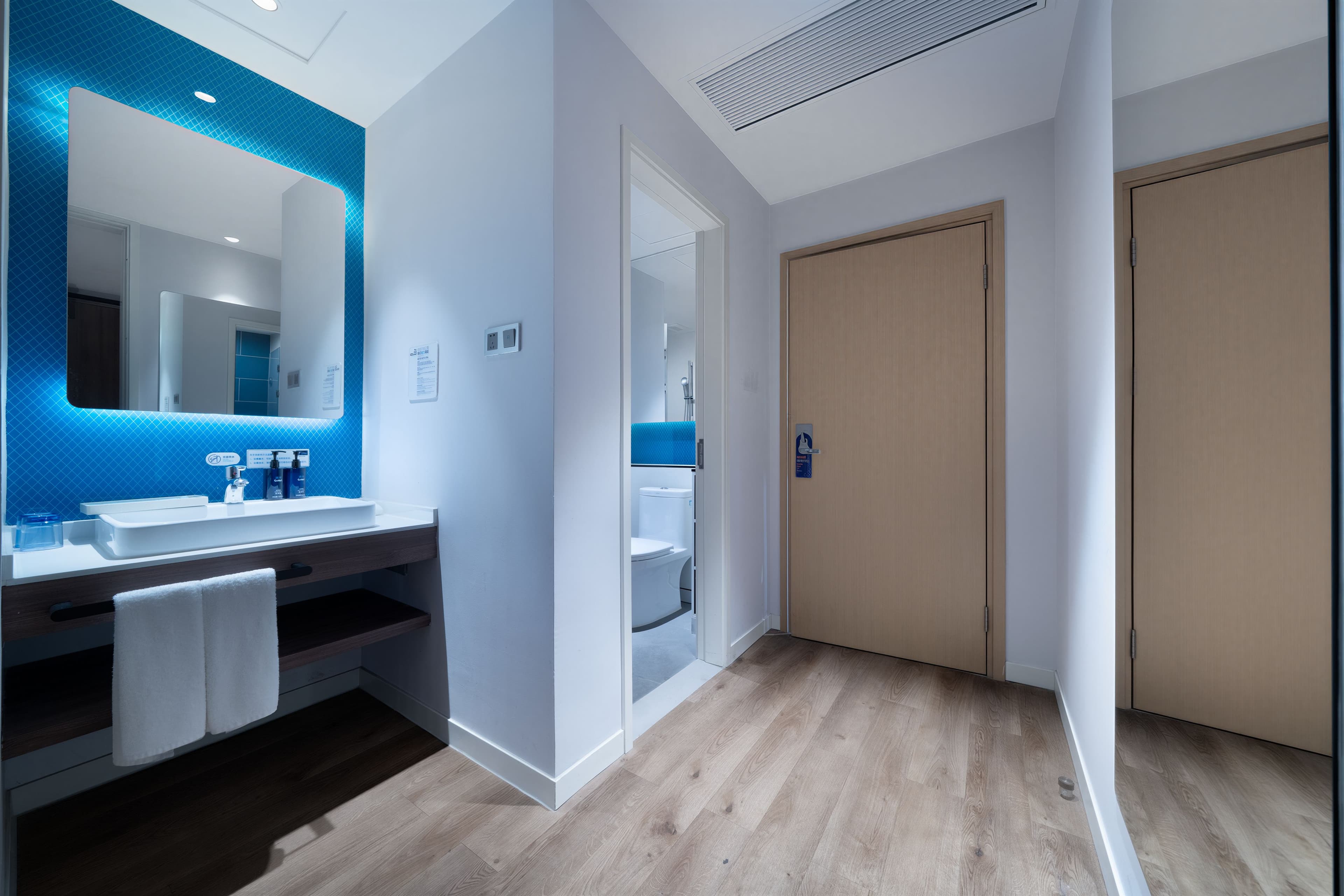 Holiday Inn Express Pengzhou Downtown — 3