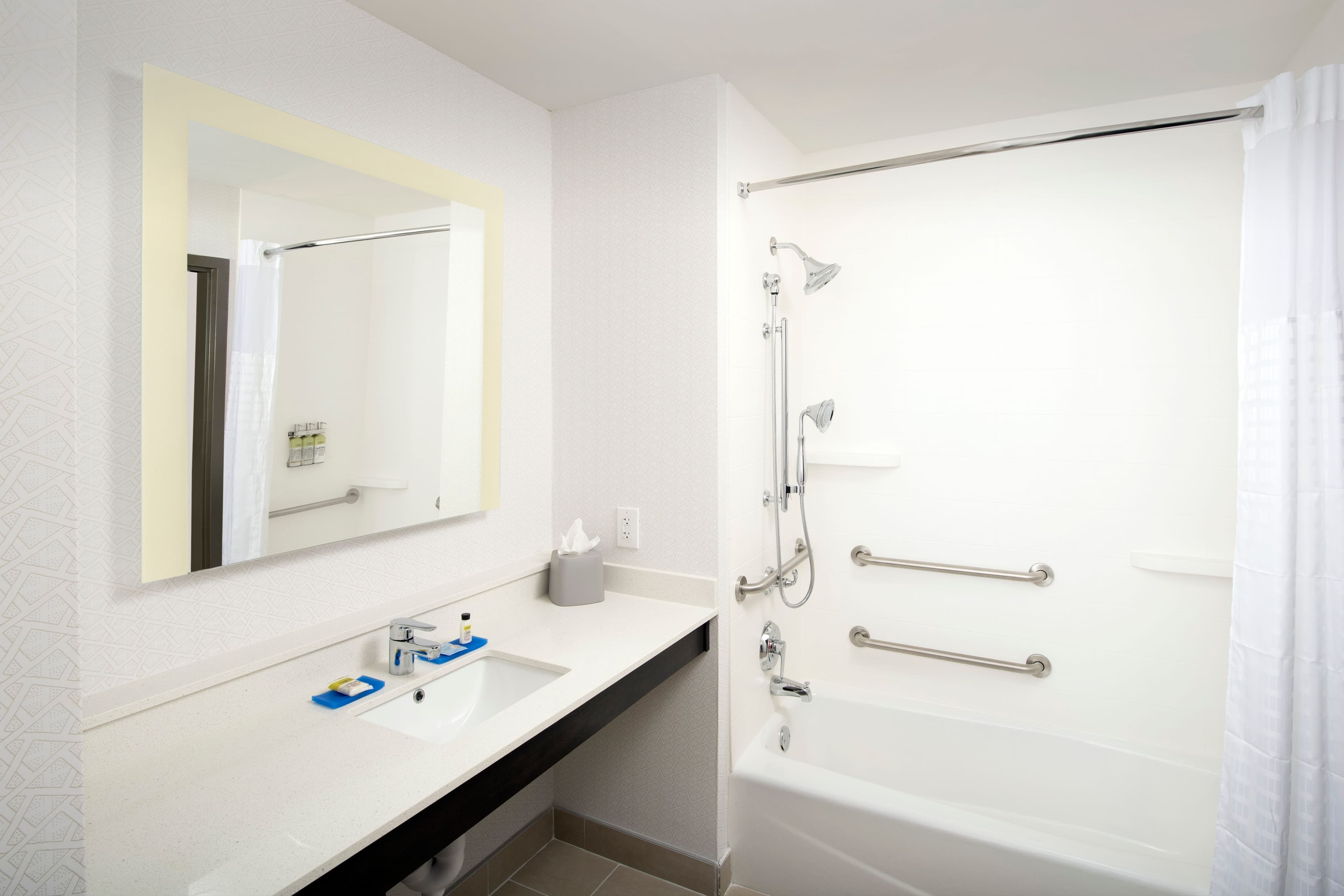 Holiday Inn Express Pensacola Downtown — 18