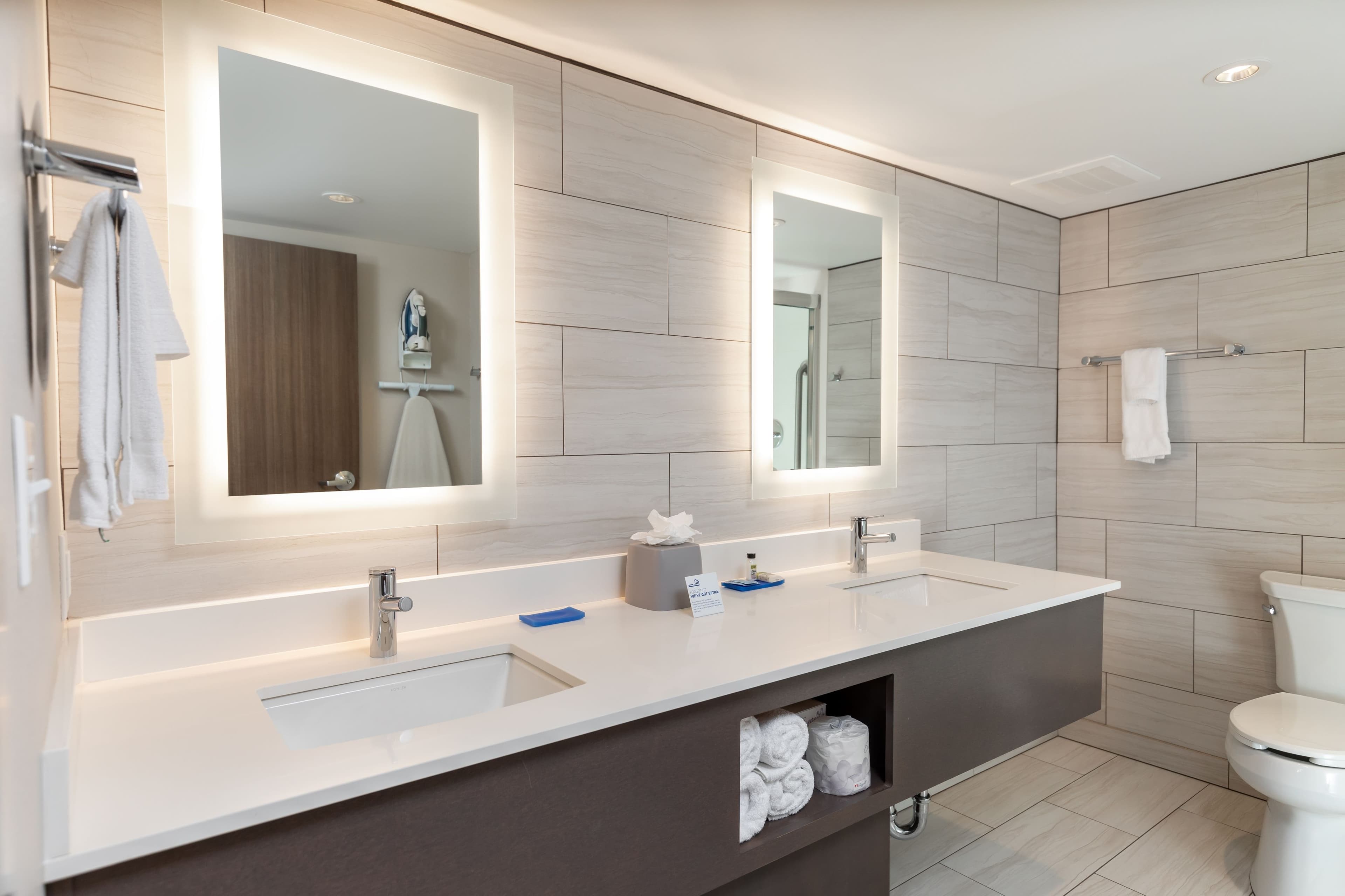 Holiday Inn Express Pensacola Beach — 9